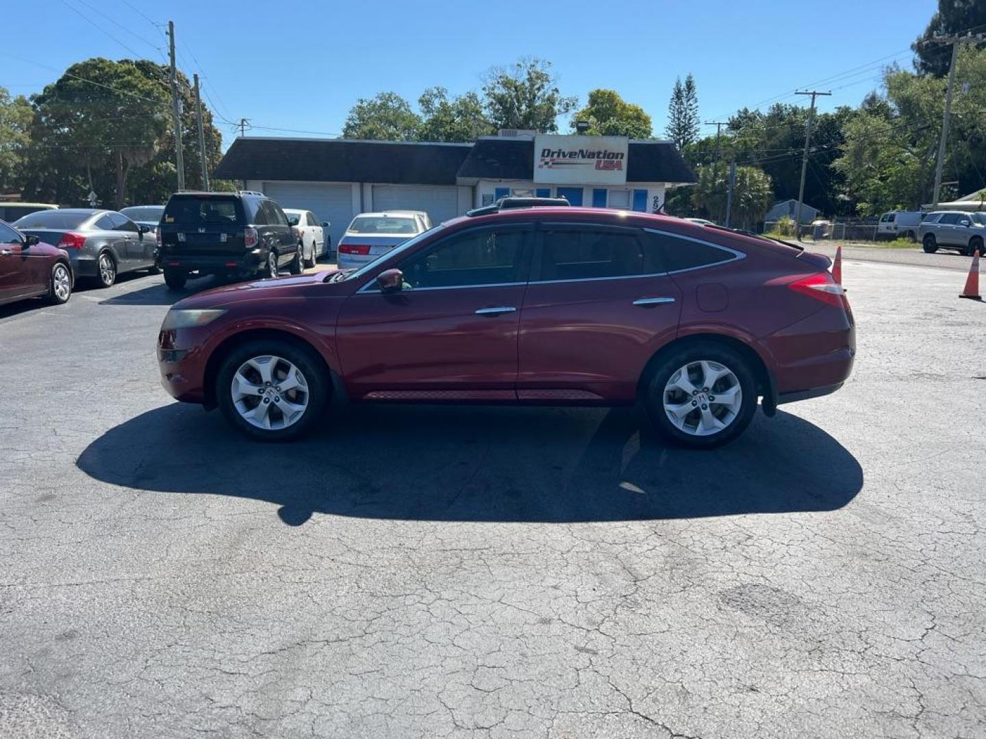 2010 RED HONDA ACCORD CROSSTOU EXL (5J6TF1H58AL) with an 3.5L engine, Automatic transmission, located at 2929 9th St. West, Bradenton, 34205, (941) 242-2810, 27.473591, -82.570679 - Photo#4