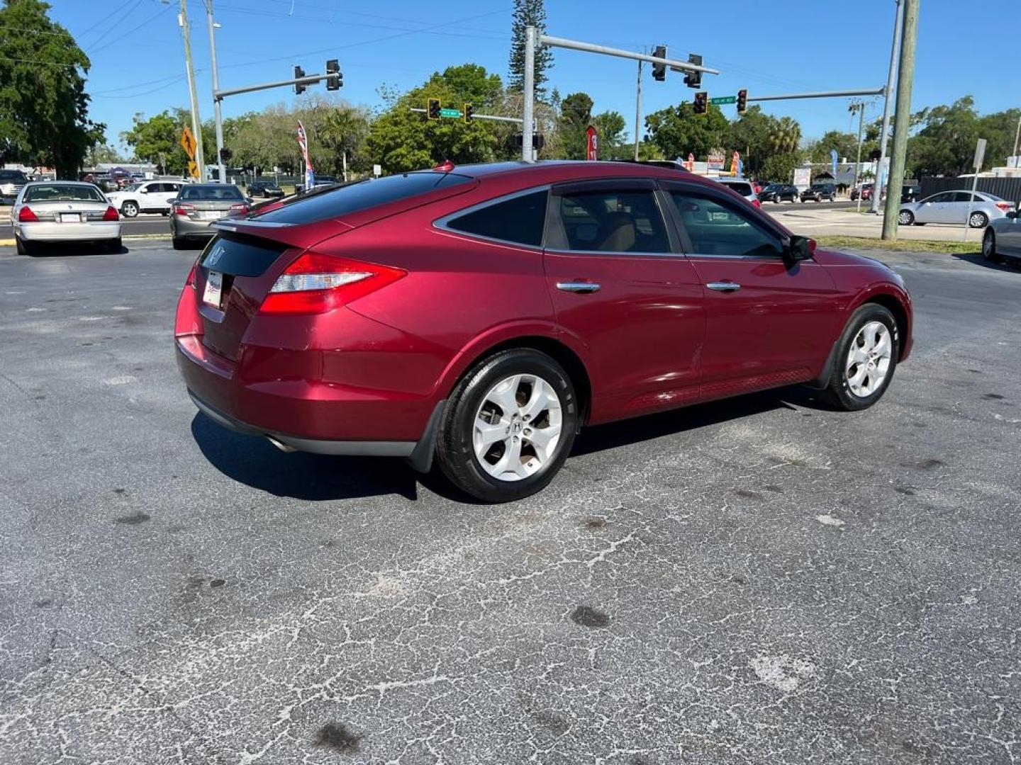 2010 RED HONDA ACCORD CROSSTOU EXL (5J6TF1H58AL) with an 3.5L engine, Automatic transmission, located at 2929 9th St. West, Bradenton, 34205, (941) 242-2810, 27.473591, -82.570679 - Photo#7