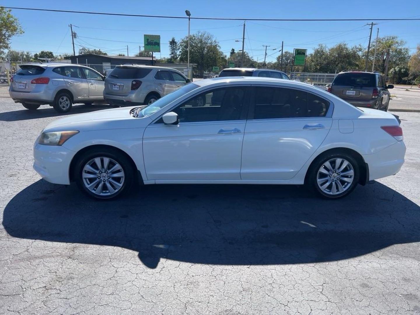 2011 WHITE HONDA ACCORD SE (1HGCP2F64BA) with an 2.4L engine, Automatic transmission, located at 2929 9th St. West, Bradenton, 34205, (941) 242-2810, 27.473591, -82.570679 - Photo#9