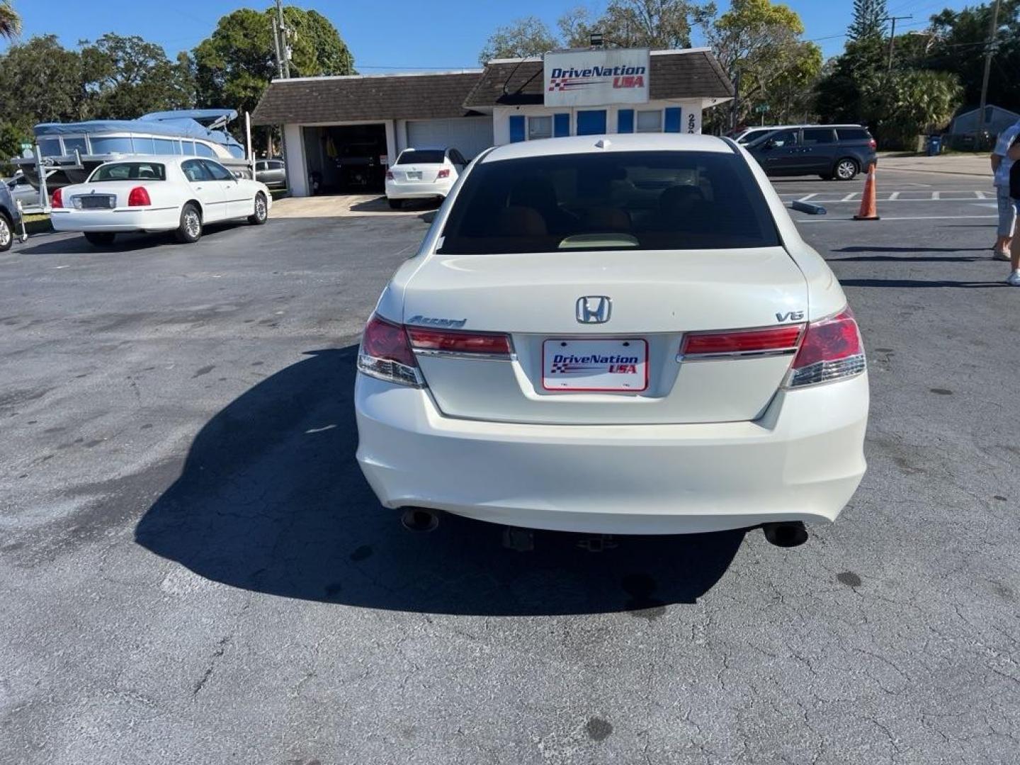 2011 WHITE HONDA ACCORD SE (1HGCP2F64BA) with an 2.4L engine, Automatic transmission, located at 2929 9th St. West, Bradenton, 34205, (941) 242-2810, 27.473591, -82.570679 - Photo#11