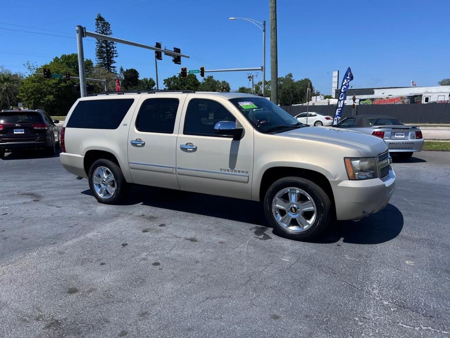 2009 GOLD CHEVROLET SUBURBAN 1500 LTZ (1GNFC36029R) with an 5.3L engine, Automatic transmission, located at 2929 9th St. West, Bradenton, 34205, (941) 242-2810, 27.473591, -82.570679 - Thanks for inquring into DriveNation USA! All vehicles listed can be viewed at www.drivenationusa.com for vehicle history reports and additonal info. We cannot quote any terms such as down payments or monthly payments without an application. You can apply directly at www.drivenationusa.com or by con - Photo#0