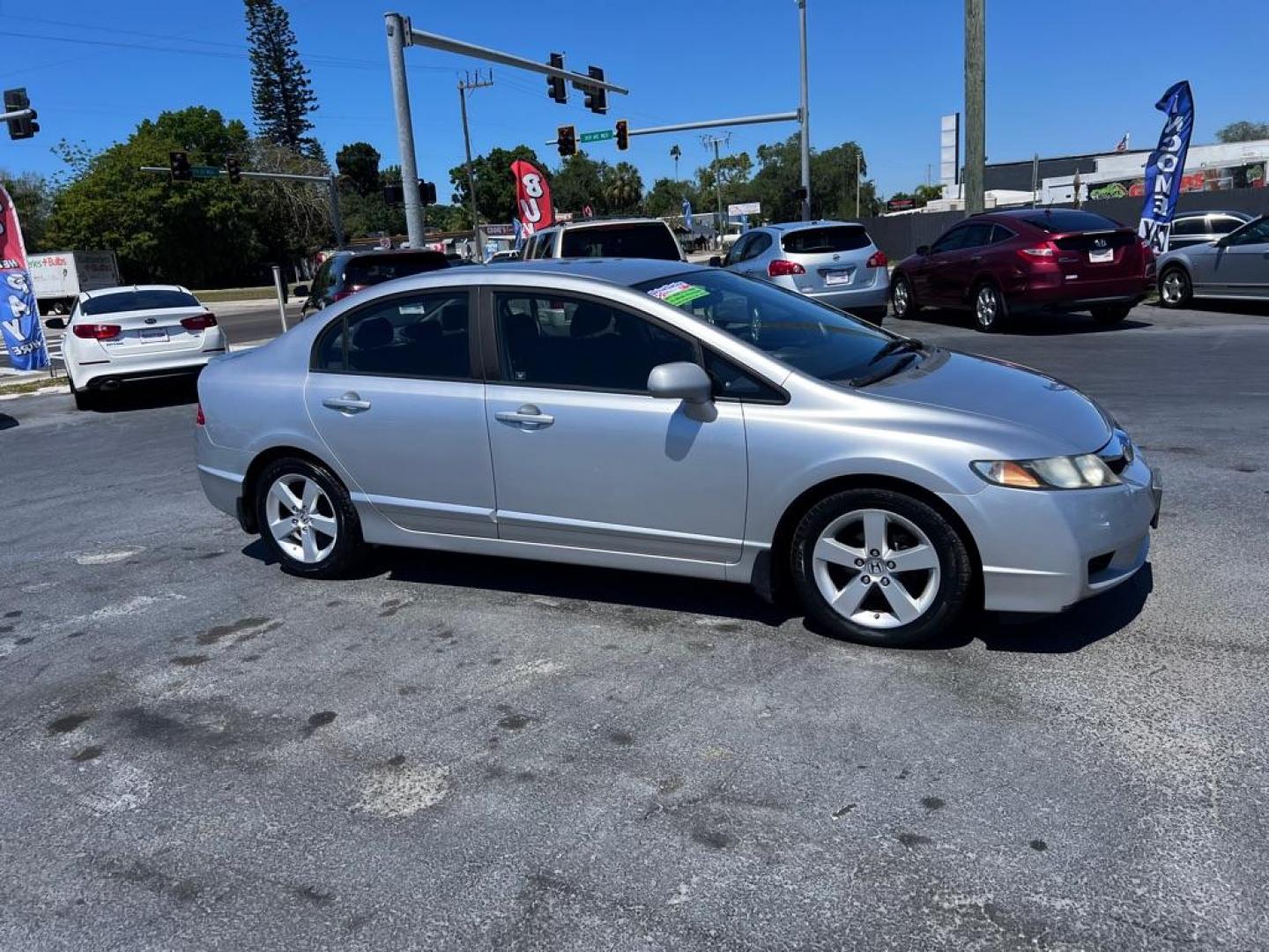 2009 SILVER HONDA CIVIC LX-S (19XFA16669E) with an 1.8L engine, Automatic transmission, located at 2929 9th St. West, Bradenton, 34205, (941) 242-2810, 27.473591, -82.570679 - Photo#1