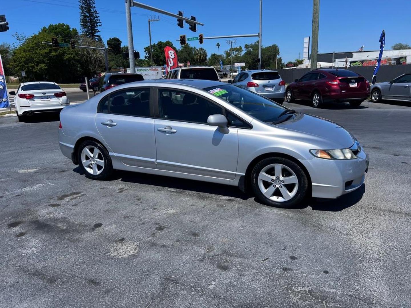 2009 SILVER HONDA CIVIC LX-S (19XFA16669E) with an 1.8L engine, Automatic transmission, located at 2929 9th St. West, Bradenton, 34205, (941) 242-2810, 27.473591, -82.570679 - Photo#2