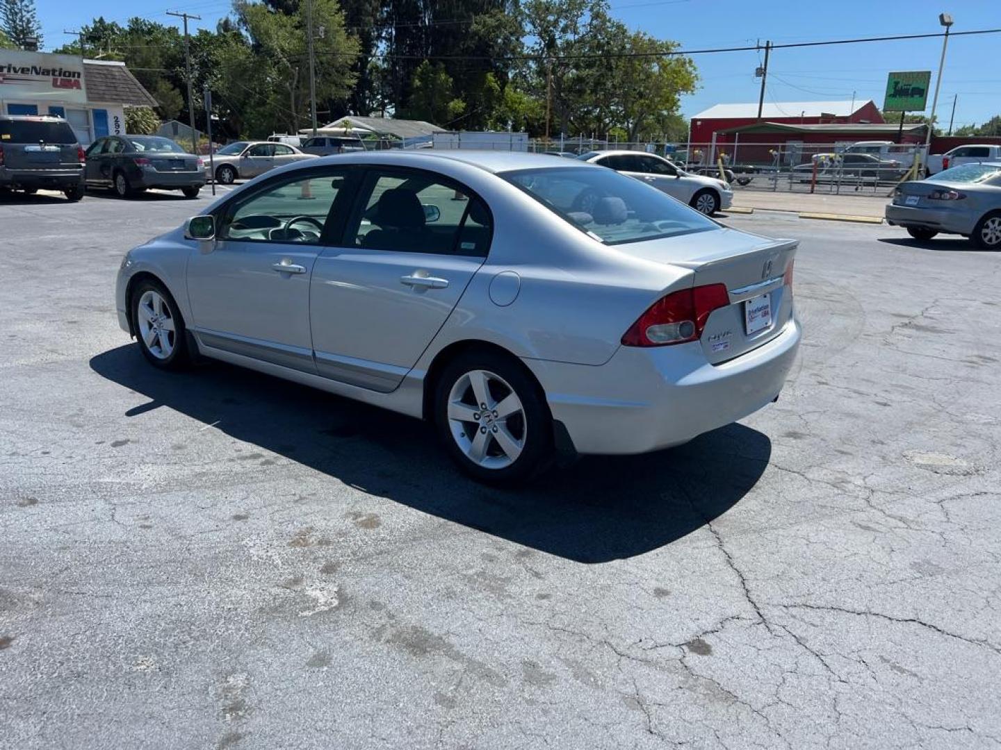 2009 SILVER HONDA CIVIC LX-S (19XFA16669E) with an 1.8L engine, Automatic transmission, located at 2929 9th St. West, Bradenton, 34205, (941) 242-2810, 27.473591, -82.570679 - Photo#6