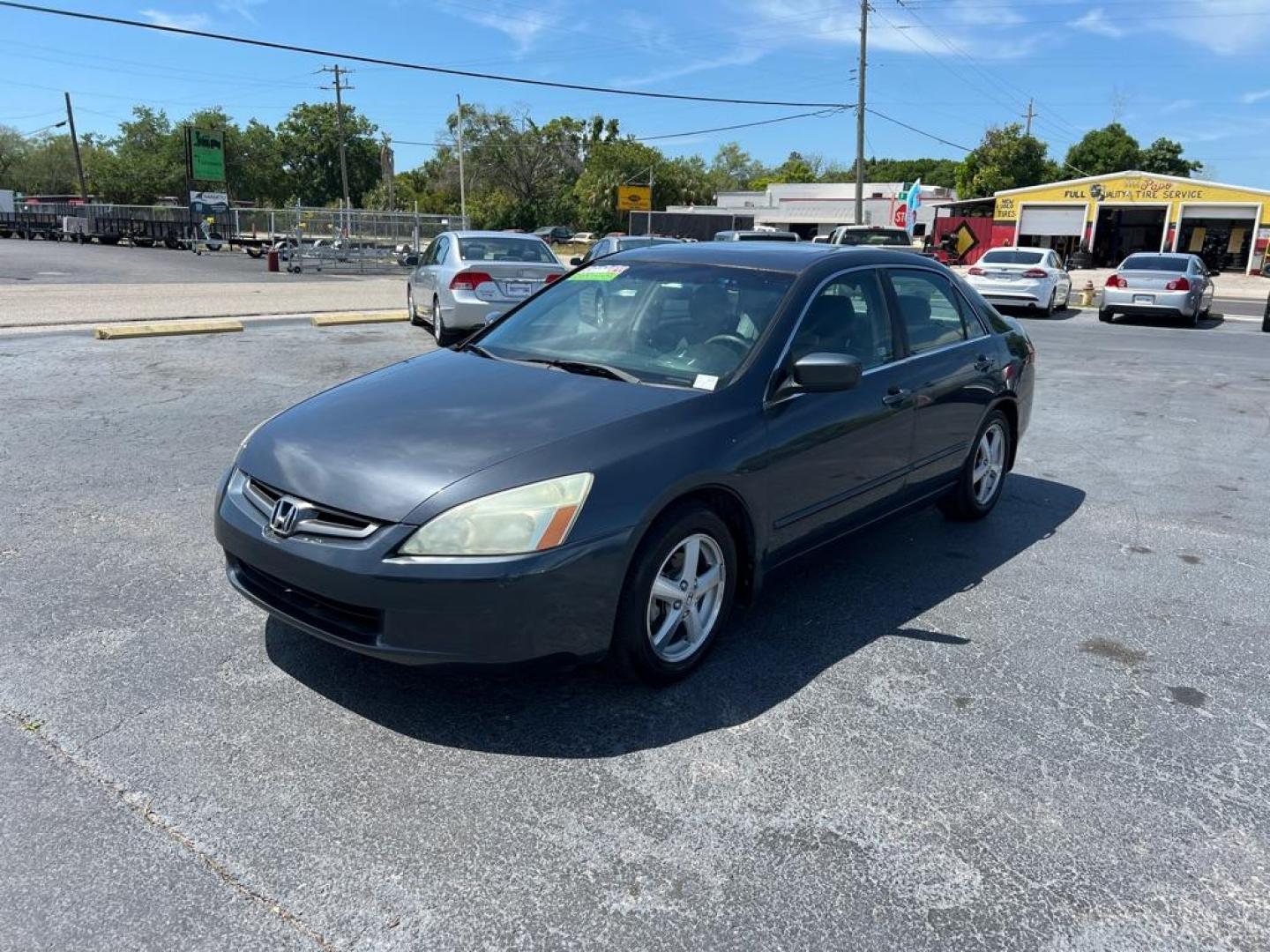 2004 GRAY HONDA ACCORD EX (1HGCM56834A) with an 2.4L engine, Automatic transmission, located at 2929 9th St. West, Bradenton, 34205, (941) 242-2810, 27.473591, -82.570679 - Photo#4