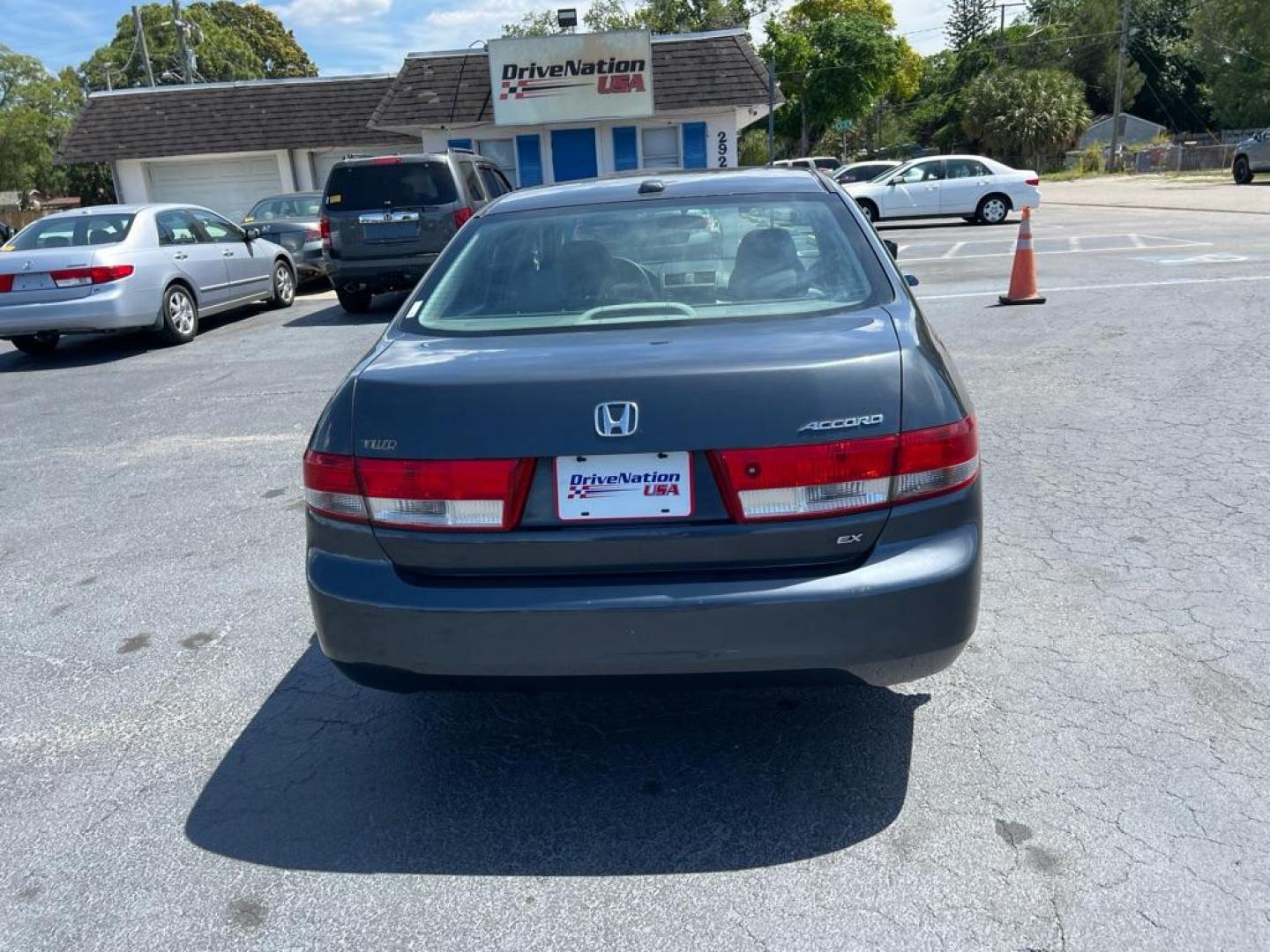 2004 GRAY HONDA ACCORD EX (1HGCM56834A) with an 2.4L engine, Automatic transmission, located at 2929 9th St. West, Bradenton, 34205, (941) 242-2810, 27.473591, -82.570679 - Photo#7