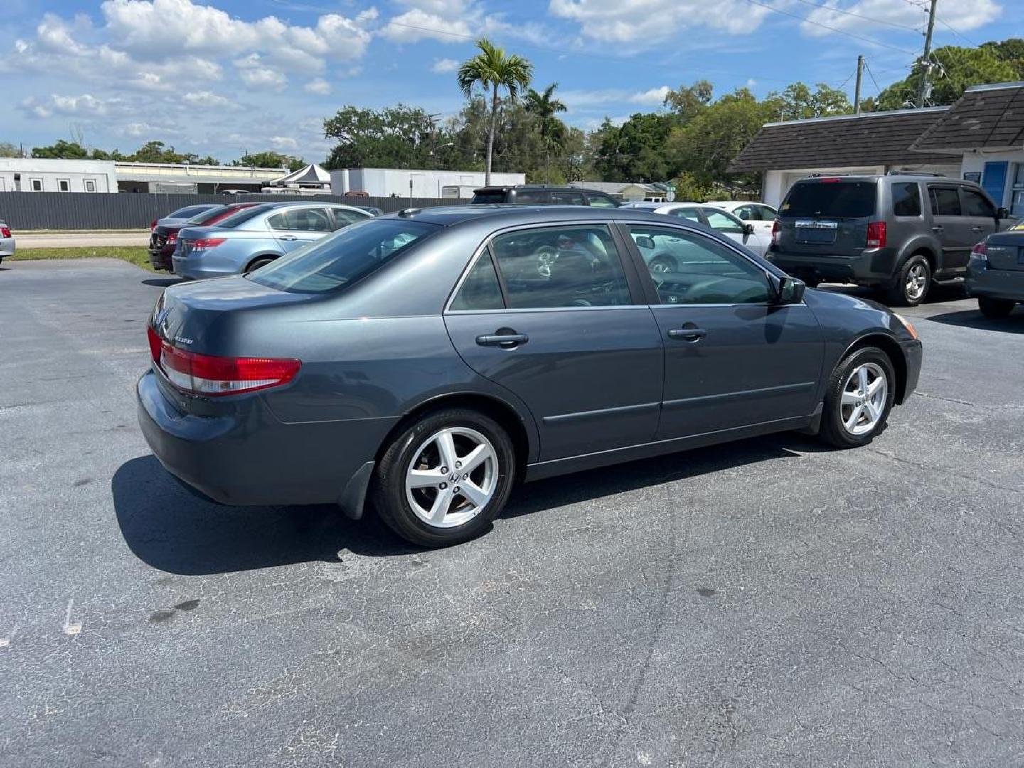 2004 GRAY HONDA ACCORD EX (1HGCM56834A) with an 2.4L engine, Automatic transmission, located at 2929 9th St. West, Bradenton, 34205, (941) 242-2810, 27.473591, -82.570679 - Photo#8