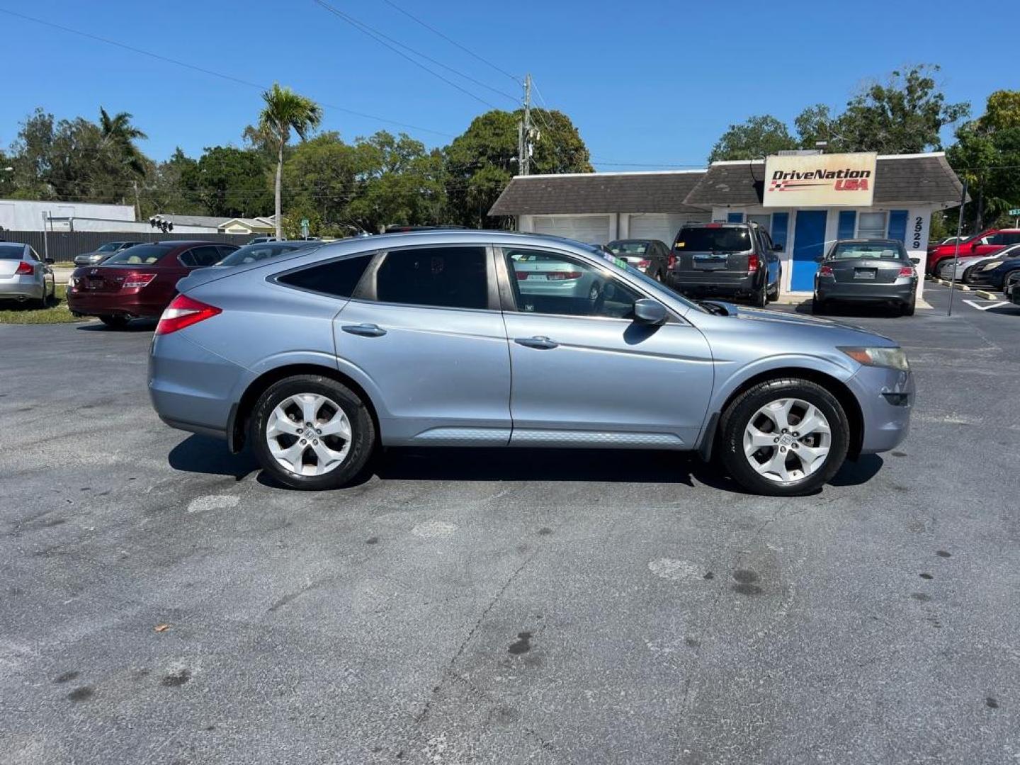 2010 BLUE HONDA ACCORD CROSSTOU EXL (5J6TF1H52AL) with an 3.5L engine, Automatic transmission, located at 2929 9th St. West, Bradenton, 34205, (941) 242-2810, 27.473591, -82.570679 - Thanks for inquring into DriveNation USA! All vehicles listed can be viewed at www.drivenationusa.com for vehicle history reports and additonal info. We cannot quote any terms such as down payments or monthly payments without an application. You can apply directly at www.drivenationusa.com or by con - Photo#7