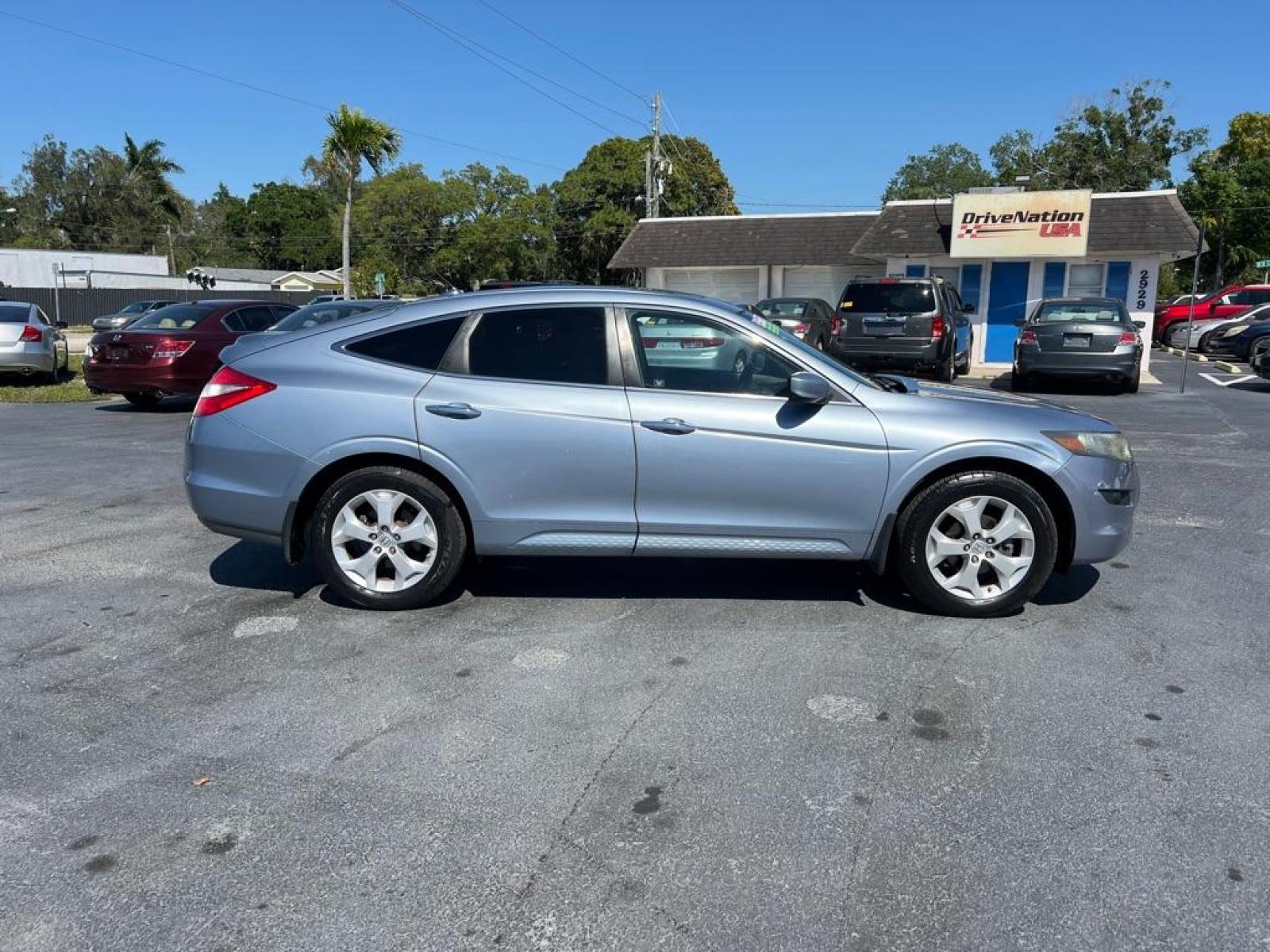2010 BLUE HONDA ACCORD CROSSTOU EXL (5J6TF1H52AL) with an 3.5L engine, Automatic transmission, located at 2929 9th St. West, Bradenton, 34205, (941) 242-2810, 27.473591, -82.570679 - Thanks for inquring into DriveNation USA! All vehicles listed can be viewed at www.drivenationusa.com for vehicle history reports and additonal info. We cannot quote any terms such as down payments or monthly payments without an application. You can apply directly at www.drivenationusa.com or by con - Photo #7
