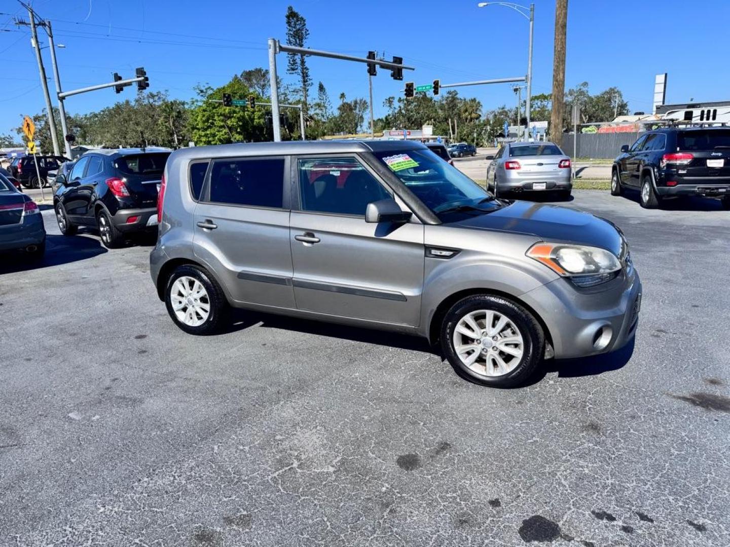 2013 GRAY KIA SOUL (KNDJT2A54D7) with an 1.6L engine, Automatic transmission, located at 2929 9th St. West, Bradenton, 34205, (941) 242-2810, 27.473591, -82.570679 - Thanks for inquring into DriveNation USA! All vehicles listed can be viewed at www.drivenationusa.com for vehicle history reports and additonal info. We cannot quote any terms such as down payments or monthly payments without an application. You can apply directly at www.drivenationusa.com or by con - Photo#0