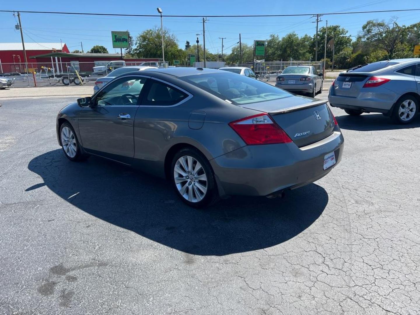 2009 GRAY HONDA ACCORD EXL (1HGCS22889A) with an 3.5L engine, Automatic transmission, located at 2929 9th St. West, Bradenton, 34205, (941) 242-2810, 27.473591, -82.570679 - Photo#5