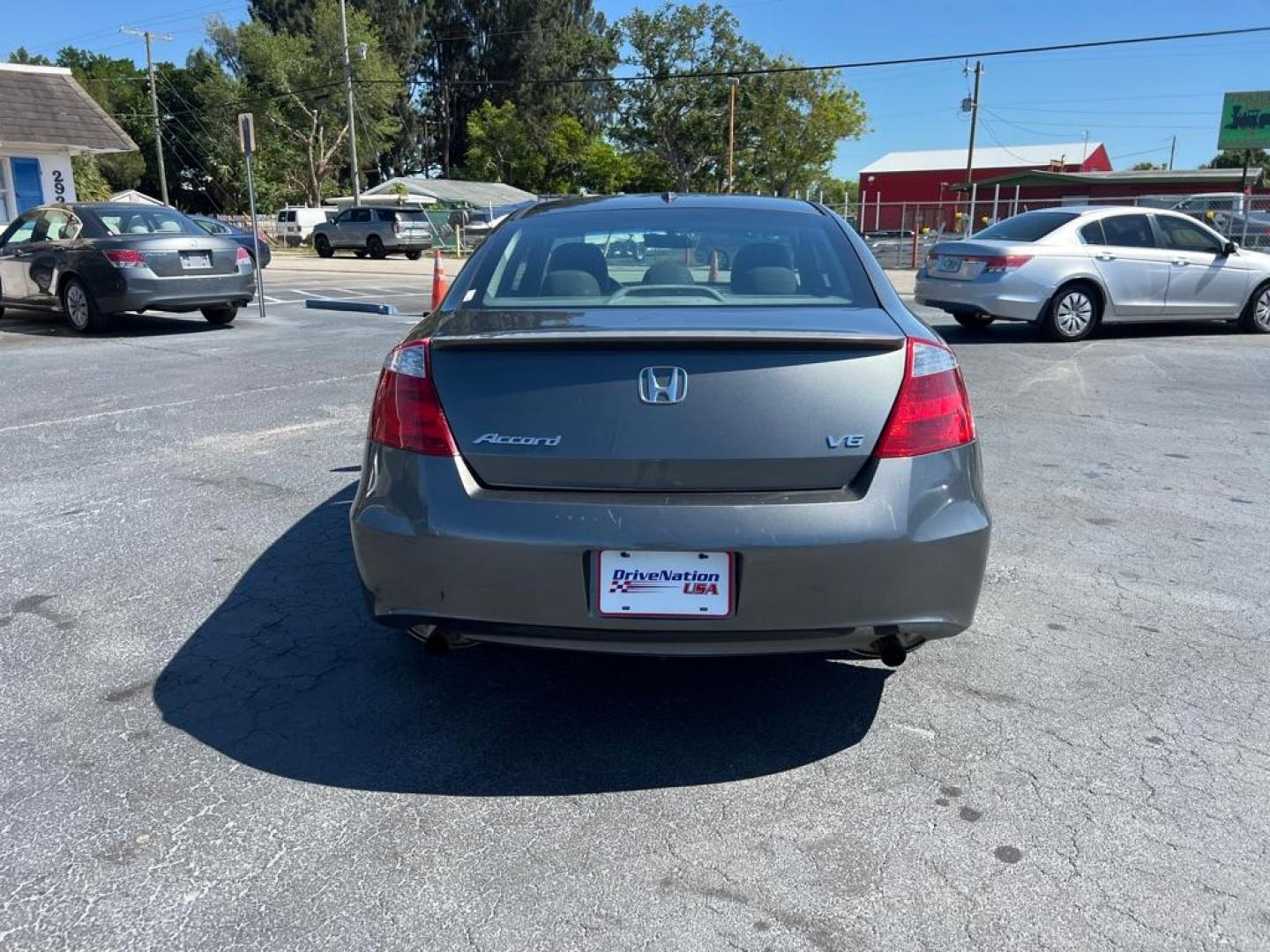 2009 GRAY HONDA ACCORD EXL (1HGCS22889A) with an 3.5L engine, Automatic transmission, located at 2929 9th St. West, Bradenton, 34205, (941) 242-2810, 27.473591, -82.570679 - Photo#6