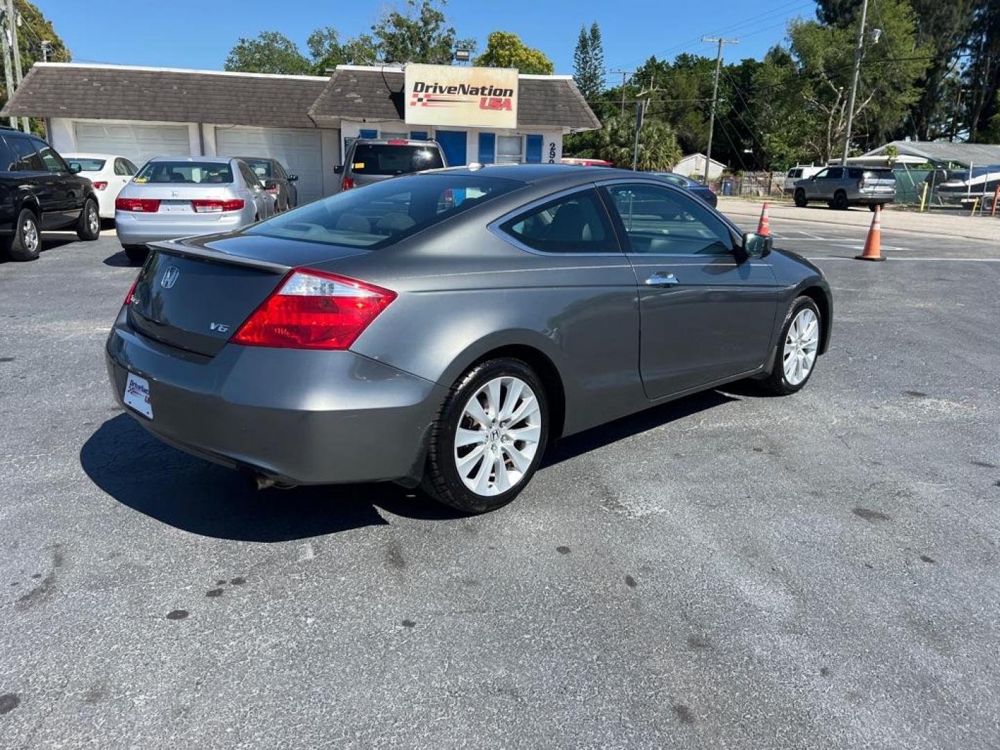 2009 GRAY HONDA ACCORD EXL (1HGCS22889A) with an 3.5L engine, Automatic transmission, located at 2929 9th St. West, Bradenton, 34205, (941) 242-2810, 27.473591, -82.570679 - Photo#7