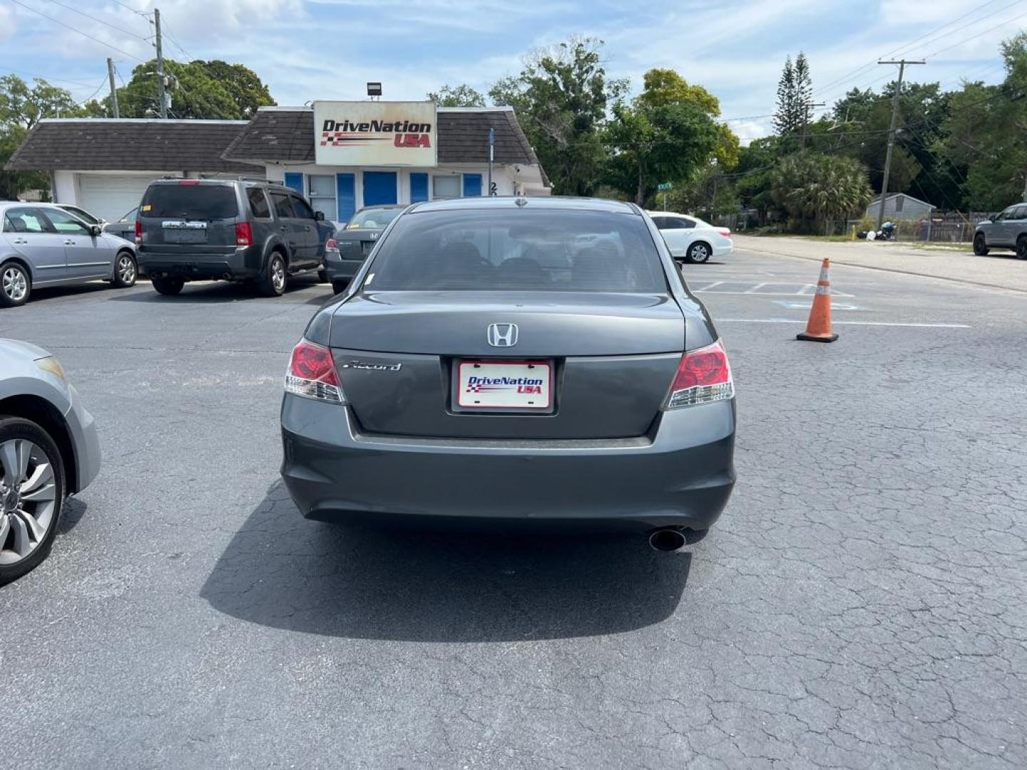 2009 GRAY HONDA ACCORD EXL (1HGCP268X9A) with an 2.4L engine, Automatic transmission, located at 2929 9th St. West, Bradenton, 34205, (941) 242-2810, 27.473591, -82.570679 - Thanks for inquring into DriveNation USA! All vehicles listed can be viewed at www.drivenationusa.com for vehicle history reports and additonal info. We cannot quote any terms such as down payments or monthly payments without an application. You can apply directly at www.drivenationusa.com or by con - Photo#5