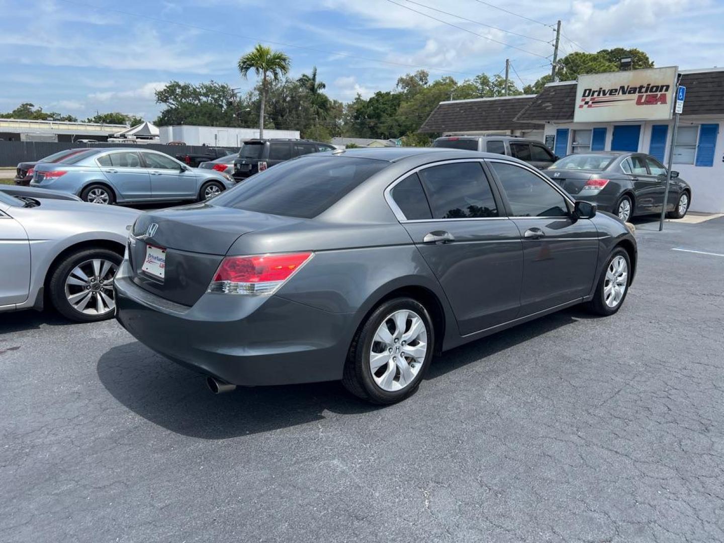 2009 GRAY HONDA ACCORD EXL (1HGCP268X9A) with an 2.4L engine, Automatic transmission, located at 2929 9th St. West, Bradenton, 34205, (941) 242-2810, 27.473591, -82.570679 - Thanks for inquring into DriveNation USA! All vehicles listed can be viewed at www.drivenationusa.com for vehicle history reports and additonal info. We cannot quote any terms such as down payments or monthly payments without an application. You can apply directly at www.drivenationusa.com or by con - Photo#6