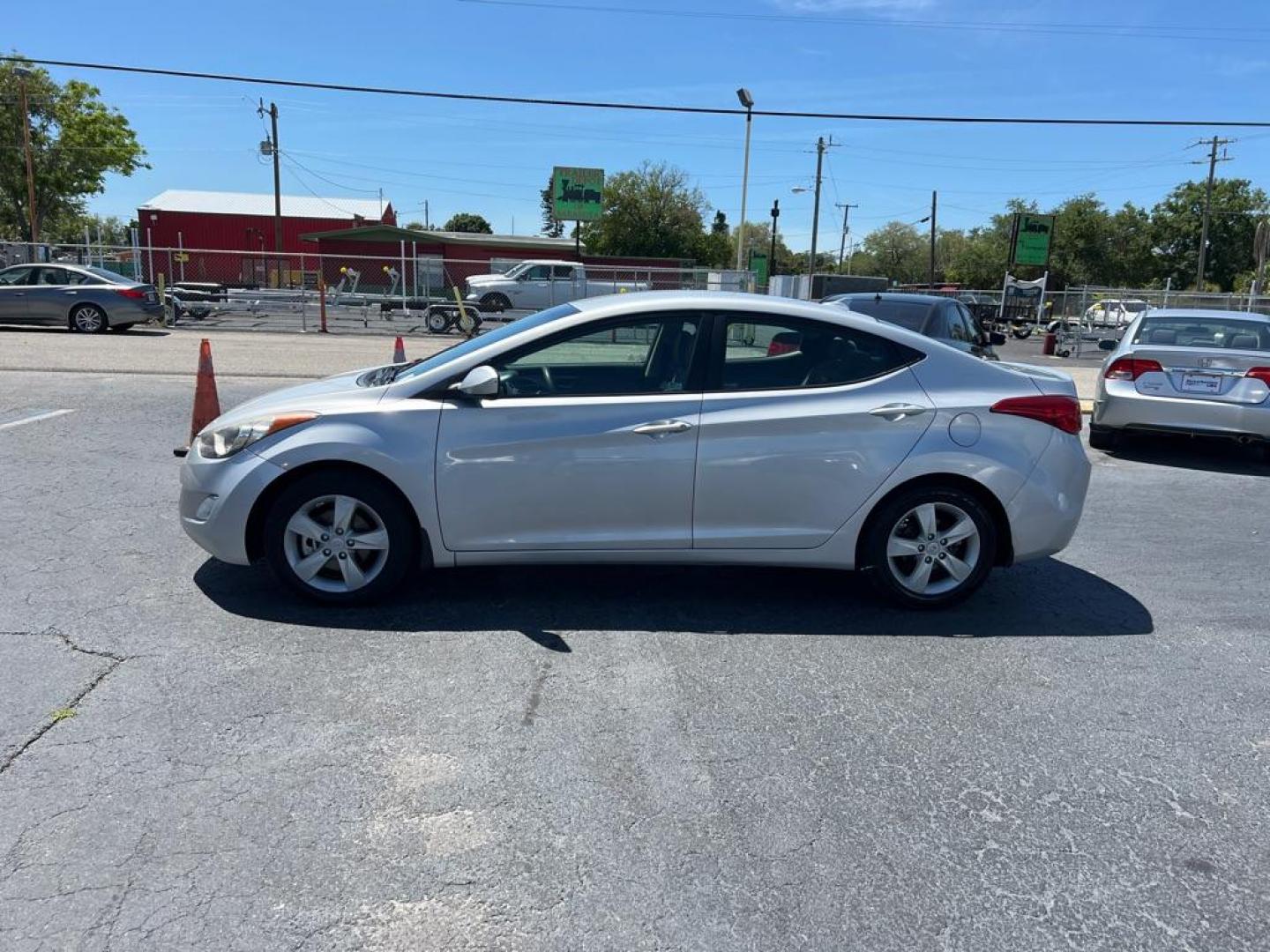 2013 SILVER HYUNDAI ELANTRA GLS (KMHDH4AE0DU) with an 1.8L engine, Automatic transmission, located at 2929 9th St. West, Bradenton, 34205, (941) 242-2810, 27.473591, -82.570679 - Photo#5