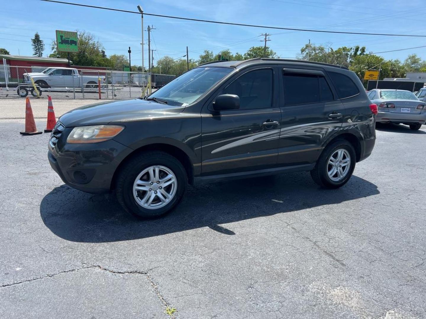 2010 BLACK HYUNDAI SANTA FE GLS (5NMSG3AB8AH) with an 2.4L engine, Automatic transmission, located at 2929 9th St. West, Bradenton, 34205, (941) 242-2810, 27.473591, -82.570679 - Thanks for inquring into DriveNation USA! All vehicles listed can be viewed at www.drivenationusa.com for vehicle history reports and additonal info. We cannot quote any terms such as down payments or monthly payments without an application. You can apply directly at www.drivenationusa.com or by con - Photo#3