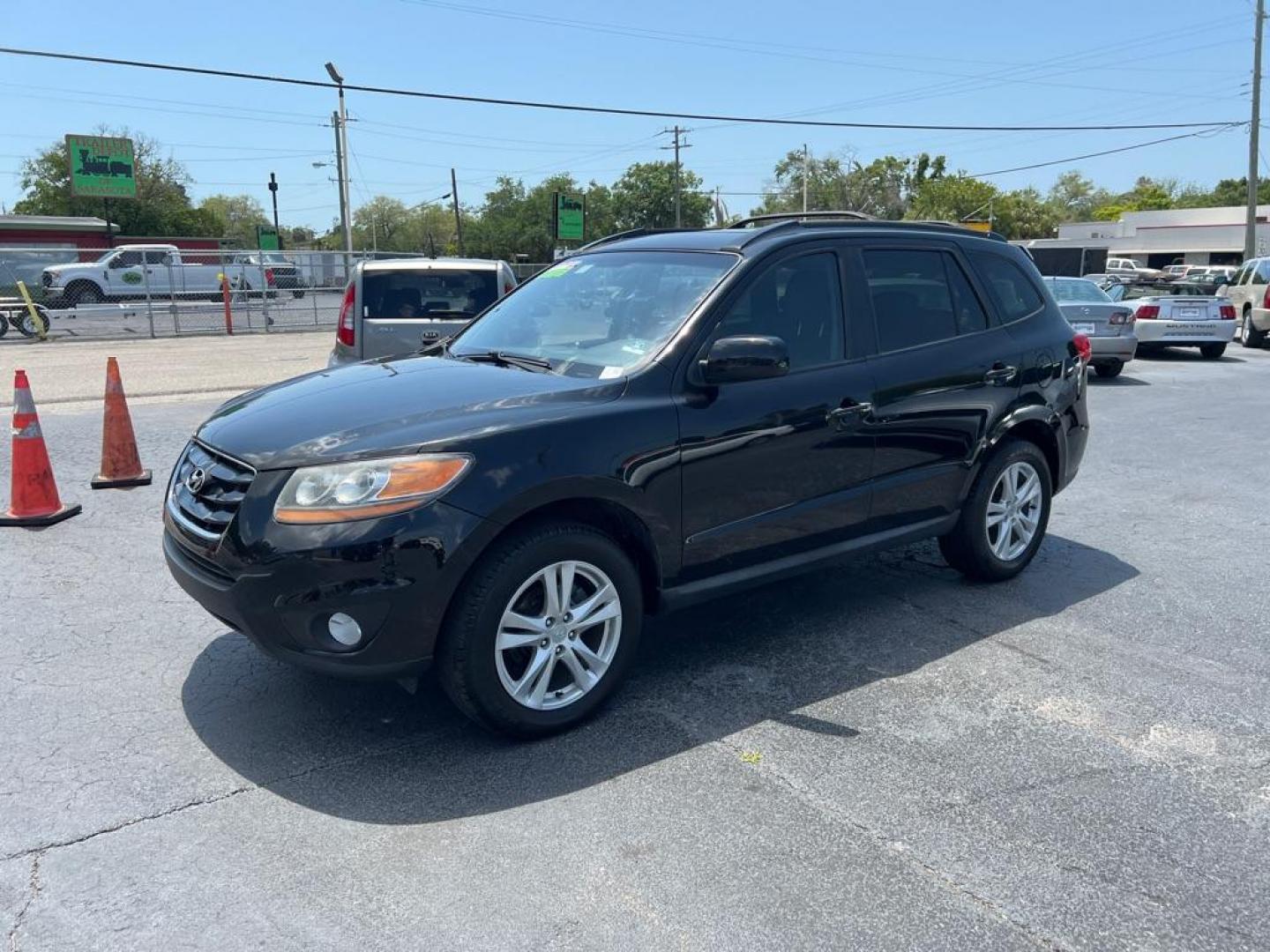 2010 BLACK HYUNDAI SANTA FE SE (5NMSH4AG5AH) with an 3.5L engine, Automatic transmission, located at 2929 9th St. West, Bradenton, 34205, (941) 242-2810, 27.473591, -82.570679 - Photo#3