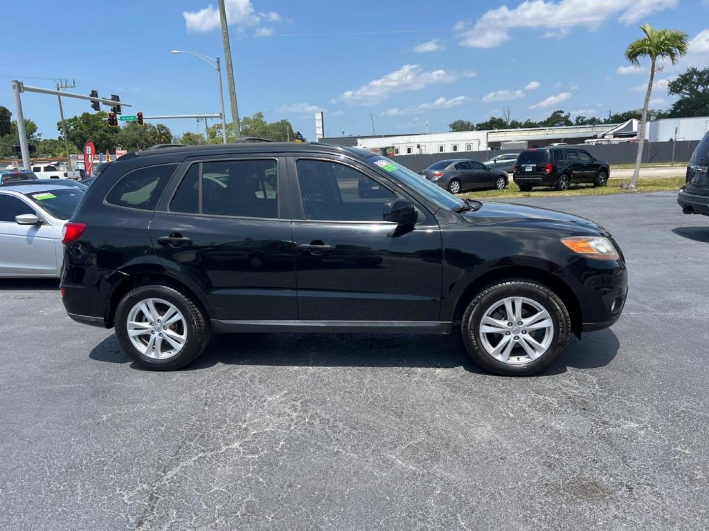 2010 BLACK HYUNDAI SANTA FE SE (5NMSH4AG5AH) with an 3.5L engine, Automatic transmission, located at 2929 9th St. West, Bradenton, 34205, (941) 242-2810, 27.473591, -82.570679 - Photo#7