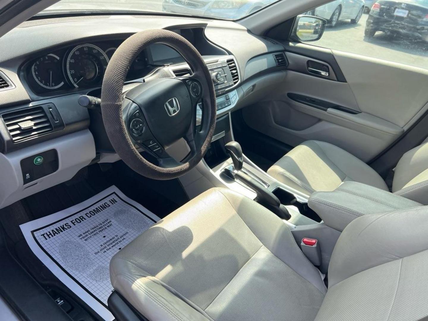 2013 SILVER HONDA ACCORD LX (1HGCR2F35DA) with an 2.4L engine, Continuously Variable transmission, located at 2929 9th St. West, Bradenton, 34205, (941) 242-2810, 27.473591, -82.570679 - Photo#10