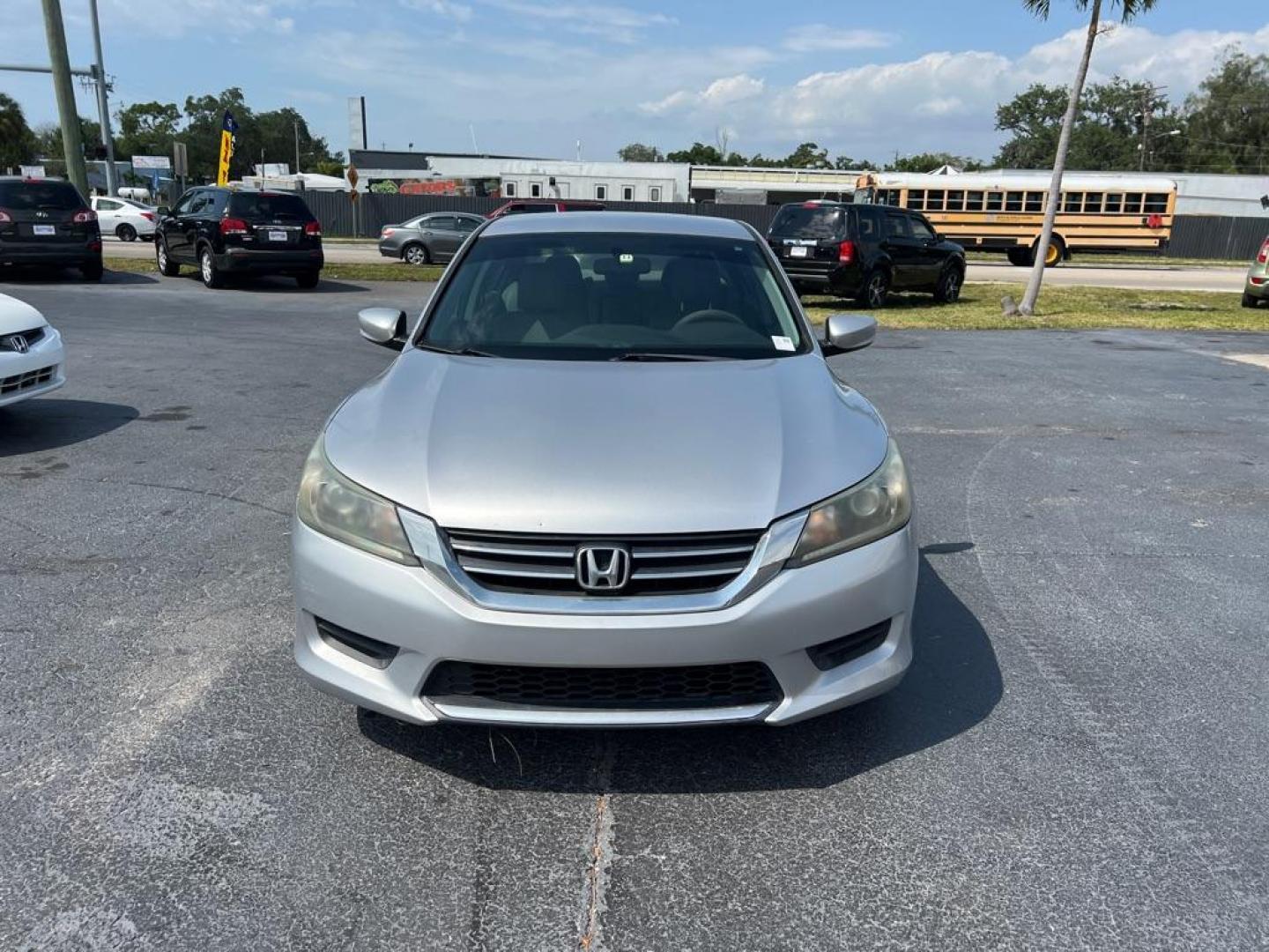 2013 SILVER HONDA ACCORD LX (1HGCR2F35DA) with an 2.4L engine, Continuously Variable transmission, located at 2929 9th St. West, Bradenton, 34205, (941) 242-2810, 27.473591, -82.570679 - Photo#3