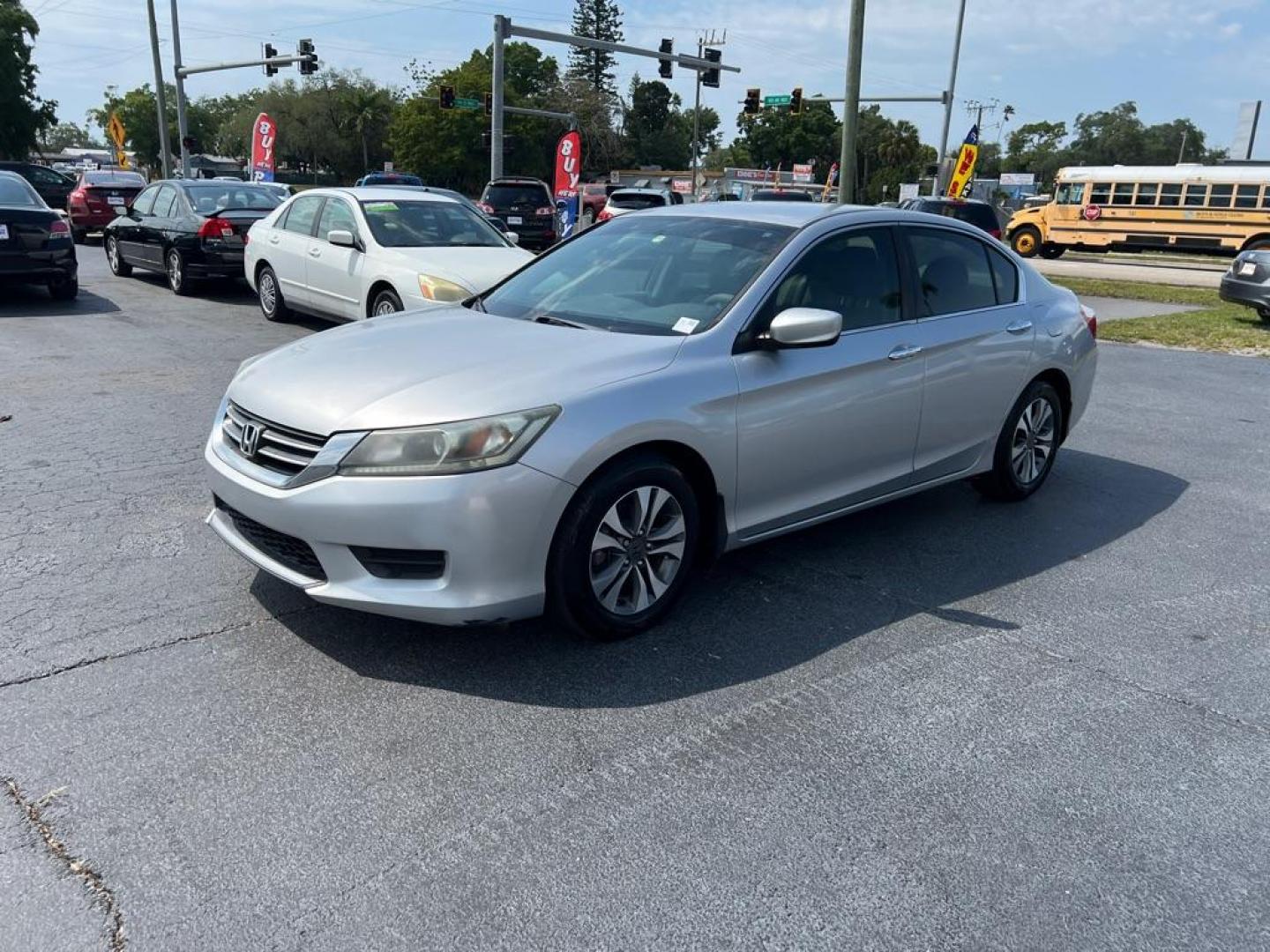 2013 SILVER HONDA ACCORD LX (1HGCR2F35DA) with an 2.4L engine, Continuously Variable transmission, located at 2929 9th St. West, Bradenton, 34205, (941) 242-2810, 27.473591, -82.570679 - Photo#4