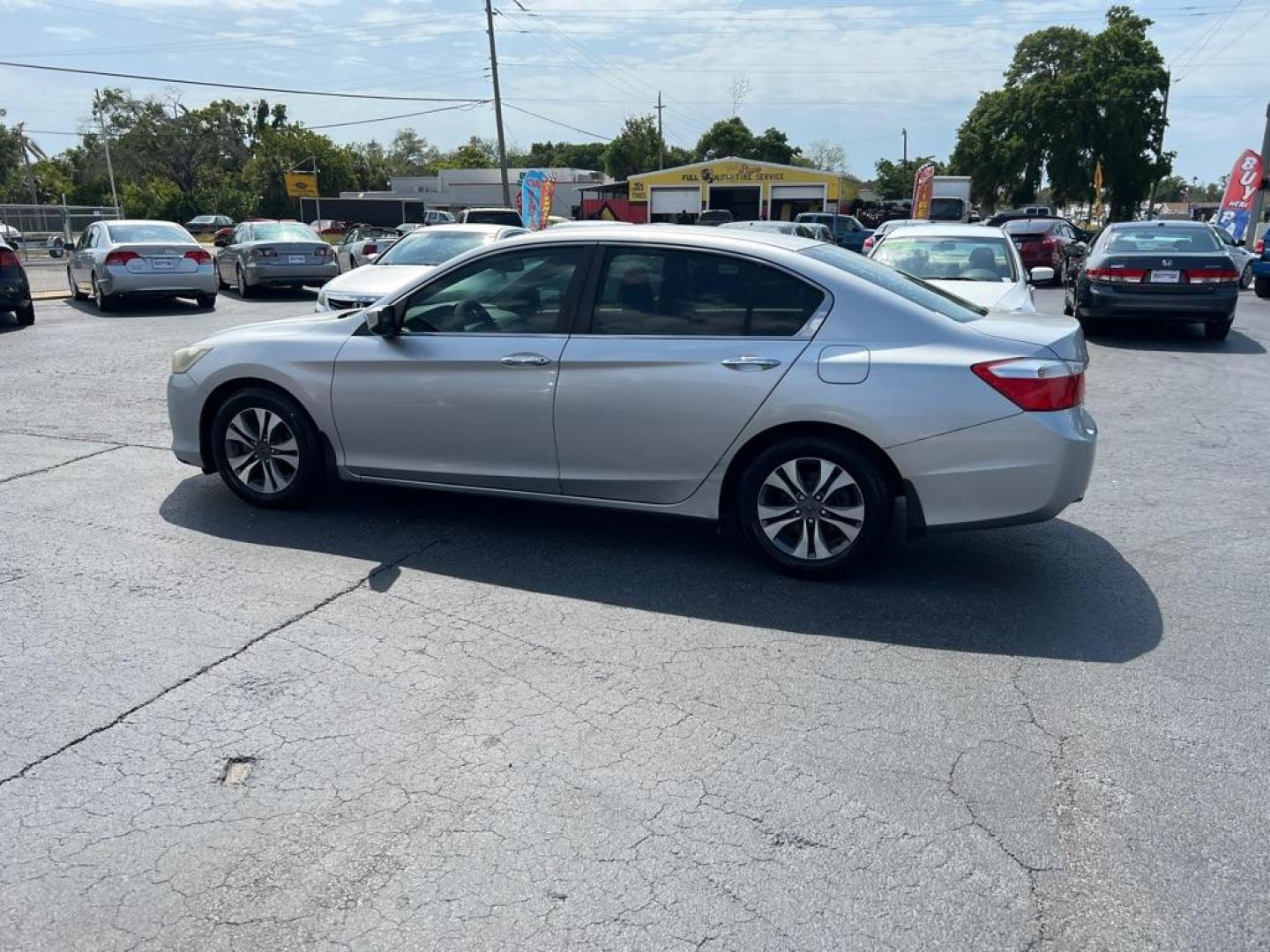 2013 SILVER HONDA ACCORD LX (1HGCR2F35DA) with an 2.4L engine, Continuously Variable transmission, located at 2929 9th St. West, Bradenton, 34205, (941) 242-2810, 27.473591, -82.570679 - Photo#5