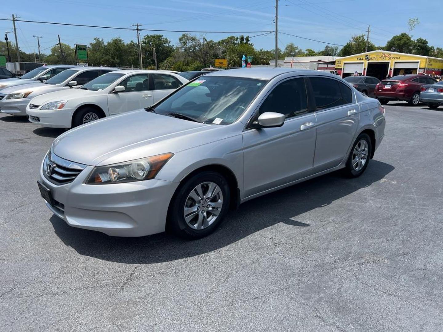 2011 SILVER HONDA ACCORD SE (1HGCP2F67BA) with an 2.4L engine, Automatic transmission, located at 2929 9th St. West, Bradenton, 34205, (941) 242-2810, 27.473591, -82.570679 - Photo#3