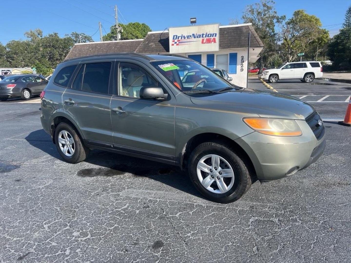 2012 GRAY HYUNDAI SANTA FE GLS (5XYZG3AB7CG) with an 2.4L engine, Automatic transmission, located at 2929 9th St. West, Bradenton, 34205, (941) 242-2810, 27.473591, -82.570679 - Photo#0