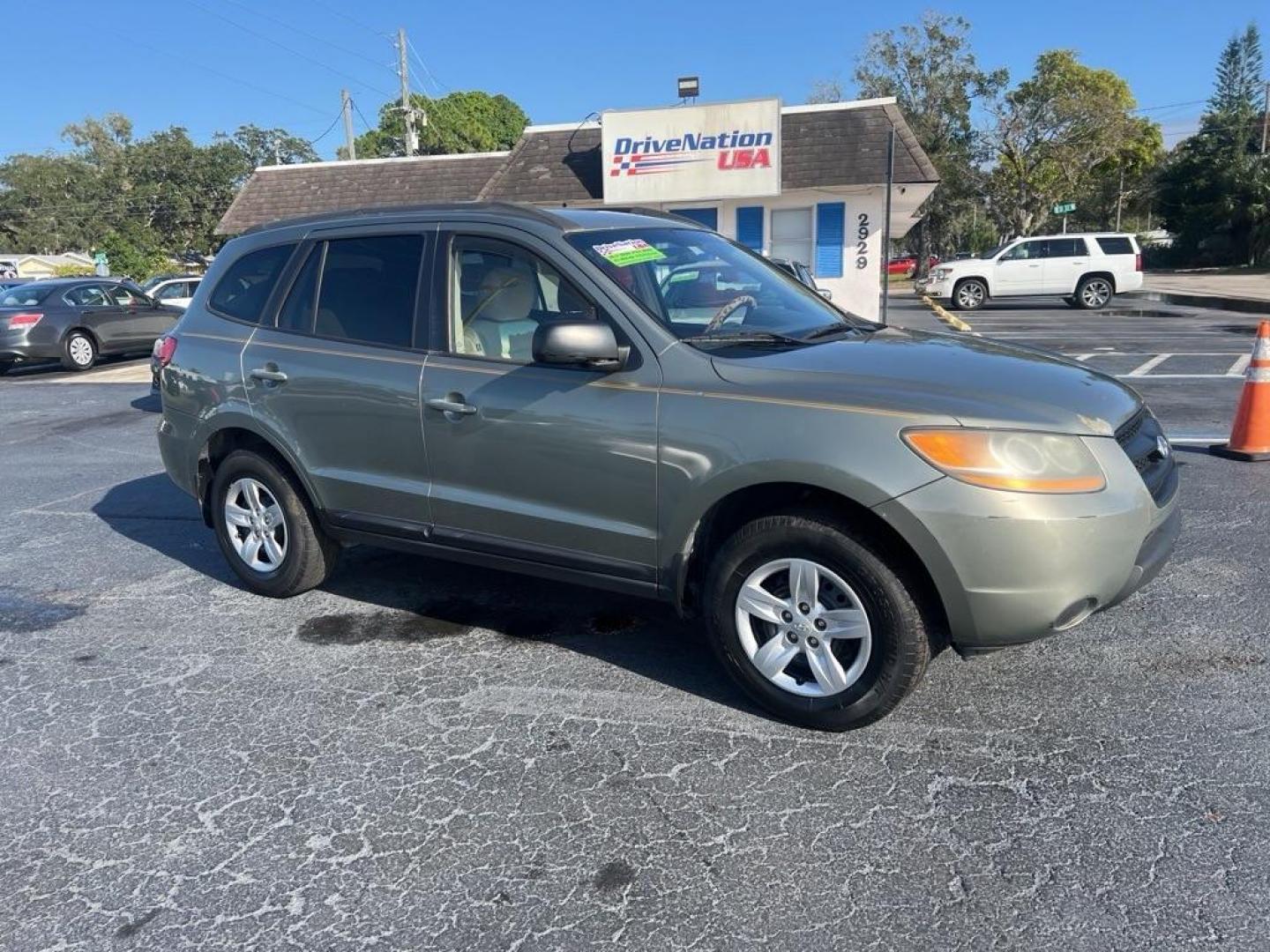 2012 GRAY HYUNDAI SANTA FE GLS (5XYZG3AB7CG) with an 2.4L engine, Automatic transmission, located at 2929 9th St. West, Bradenton, 34205, (941) 242-2810, 27.473591, -82.570679 - Photo#1