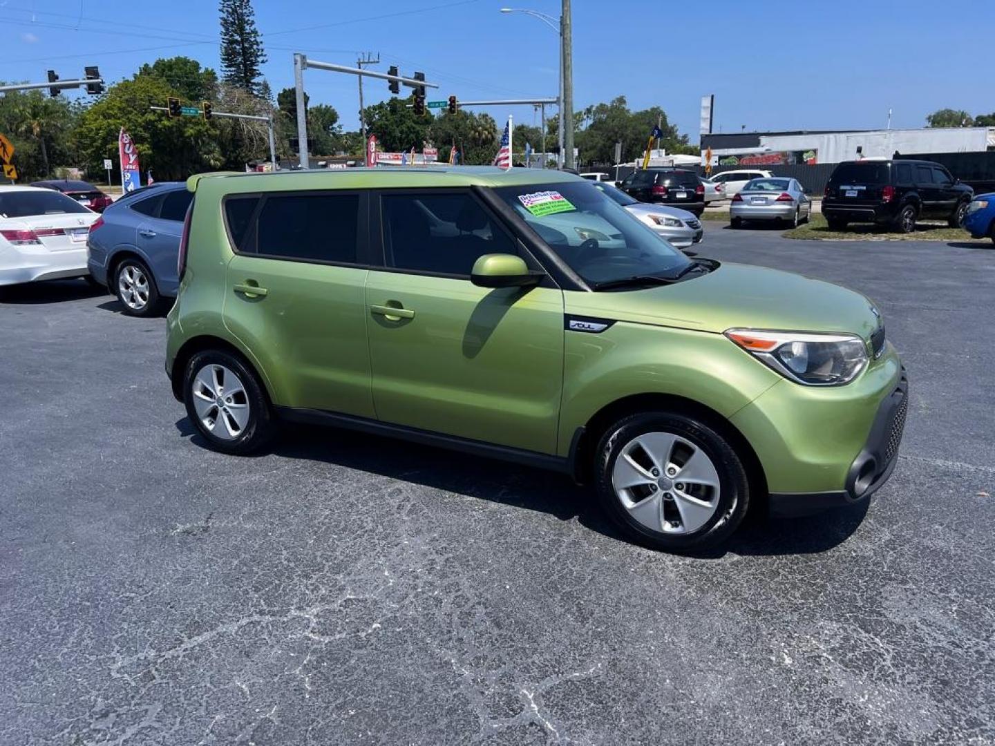 2015 GREEN KIA SOUL + (KNDJN2A24F7) with an 1.6L engine, Automatic transmission, located at 2929 9th St. West, Bradenton, 34205, (941) 242-2810, 27.473591, -82.570679 - Photo#0