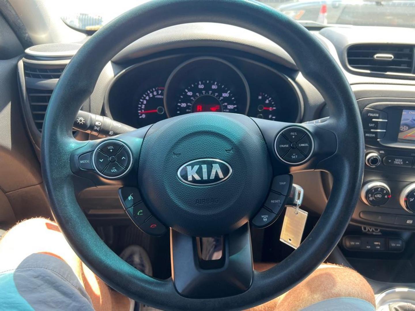 2015 GREEN KIA SOUL + (KNDJN2A24F7) with an 1.6L engine, Automatic transmission, located at 2929 9th St. West, Bradenton, 34205, (941) 242-2810, 27.473591, -82.570679 - Photo#13