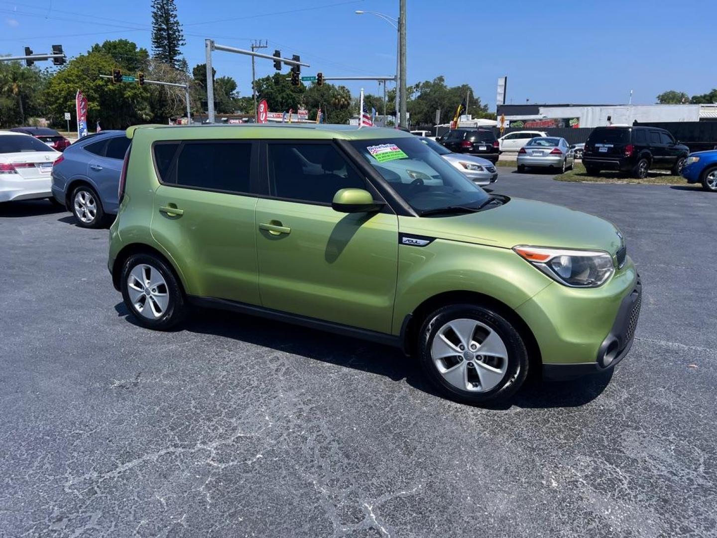 2015 GREEN KIA SOUL + (KNDJN2A24F7) with an 1.6L engine, Automatic transmission, located at 2929 9th St. West, Bradenton, 34205, (941) 242-2810, 27.473591, -82.570679 - Photo#1