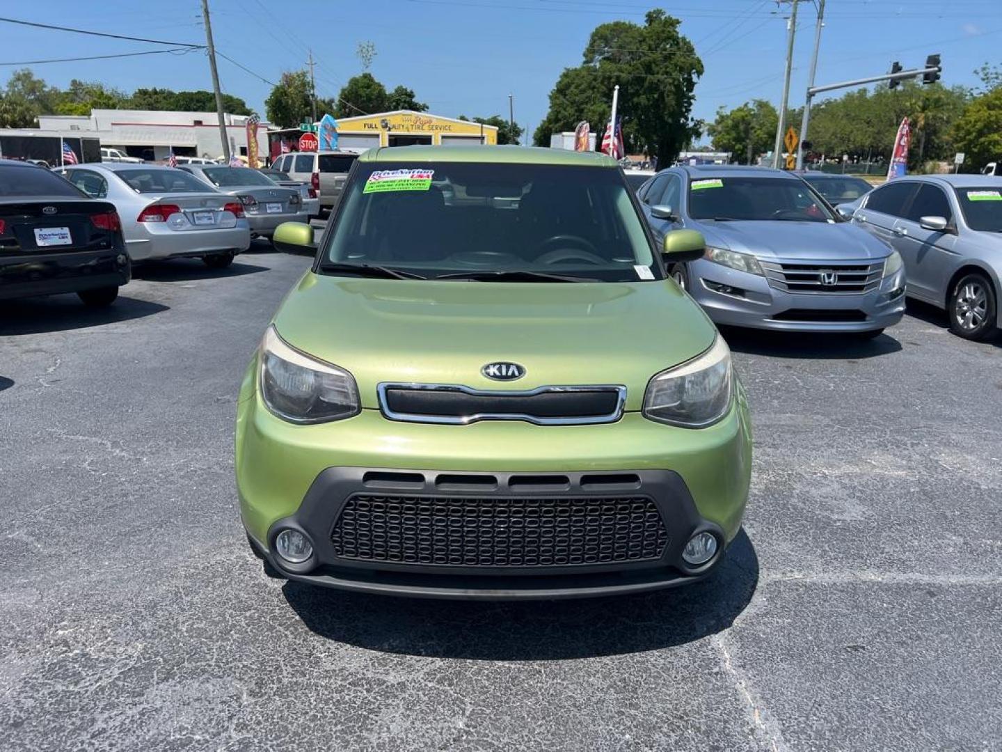 2015 GREEN KIA SOUL + (KNDJN2A24F7) with an 1.6L engine, Automatic transmission, located at 2929 9th St. West, Bradenton, 34205, (941) 242-2810, 27.473591, -82.570679 - Photo#2