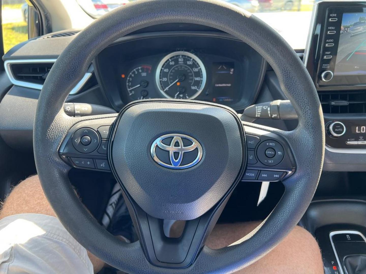 2020 BLACK TOYOTA COROLLA LE (JTDEPRAE5LJ) with an 1.8L engine, Continuously Variable transmission, located at 2929 9th St. West, Bradenton, 34205, (941) 242-2810, 27.473591, -82.570679 - Photo#15