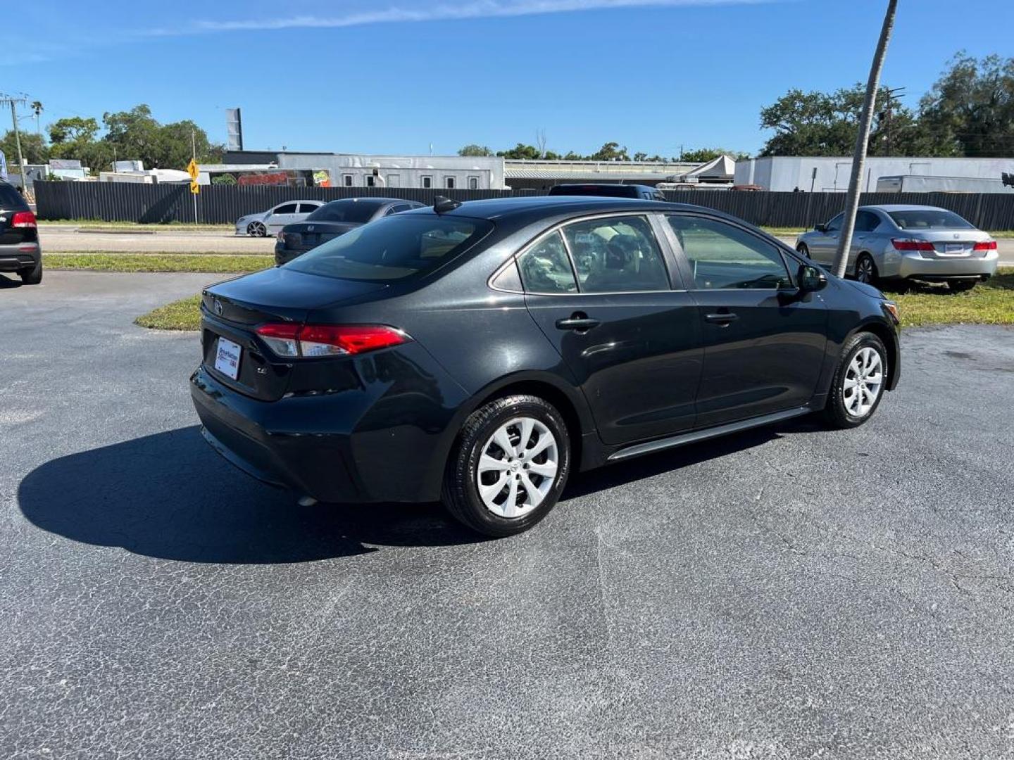 2020 BLACK TOYOTA COROLLA LE (JTDEPRAE5LJ) with an 1.8L engine, Continuously Variable transmission, located at 2929 9th St. West, Bradenton, 34205, (941) 242-2810, 27.473591, -82.570679 - Photo#8