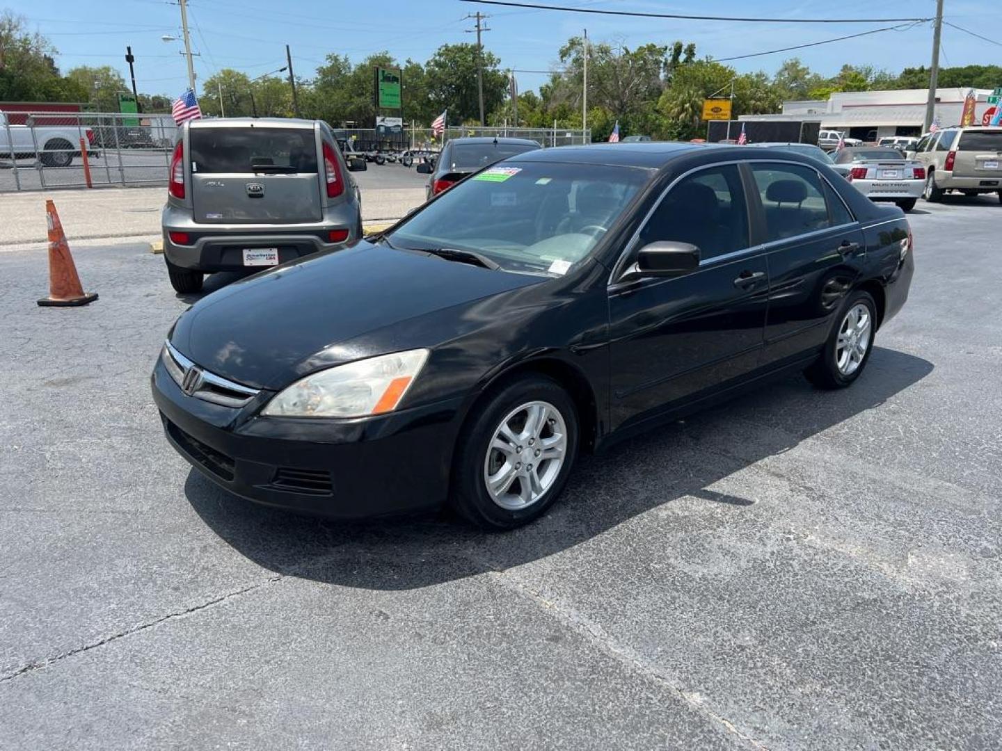 2007 BLACK HONDA ACCORD EX (1HGCM56857A) with an 2.4L engine, Automatic transmission, located at 2929 9th St. West, Bradenton, 34205, (941) 242-2810, 27.473591, -82.570679 - Photo#4