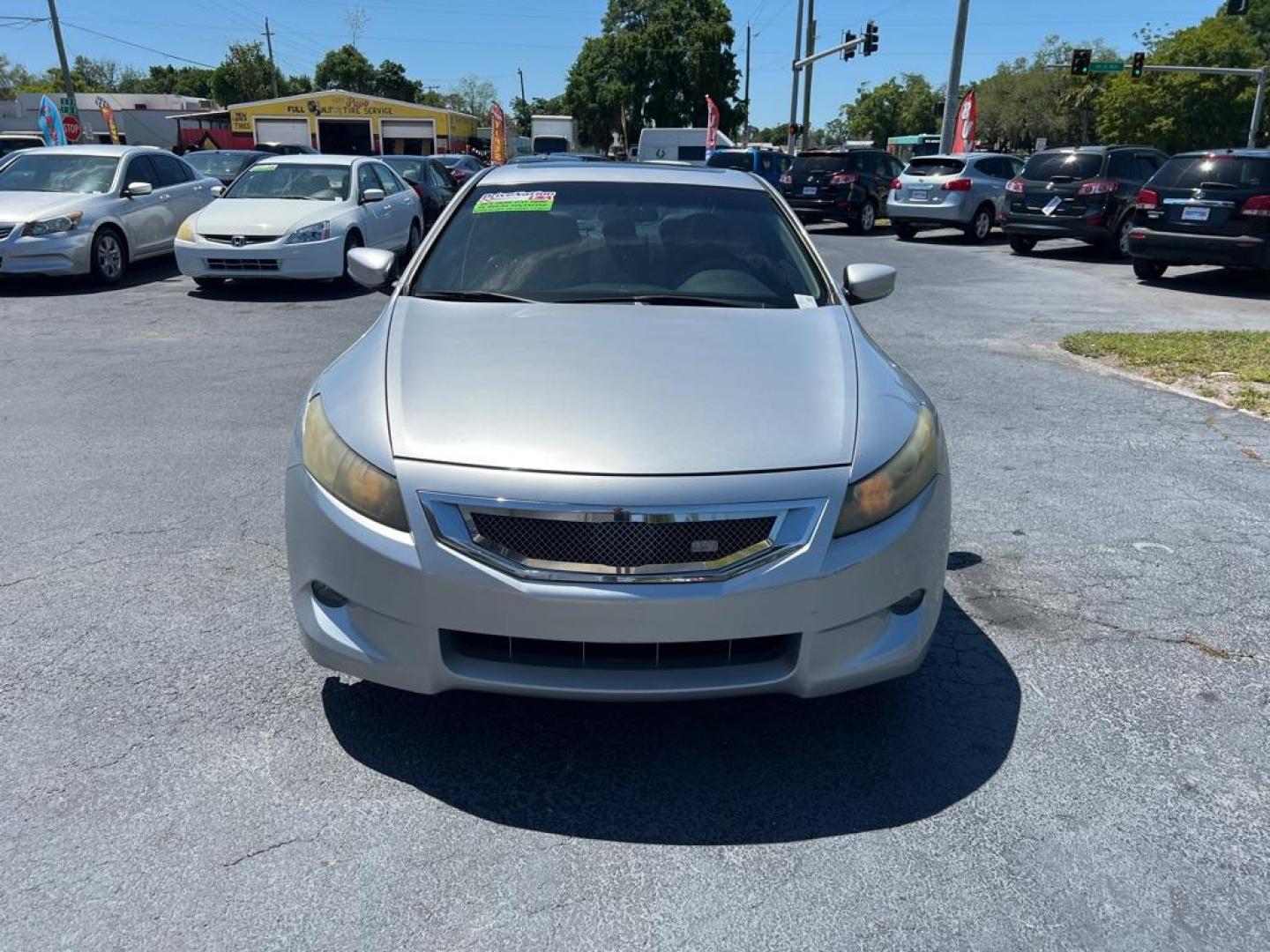 2008 SILVER HONDA ACCORD EXL (1HGCS22858A) with an 3.5L engine, Automatic transmission, located at 2929 9th St. West, Bradenton, 34205, (941) 242-2810, 27.473591, -82.570679 - Photo#2