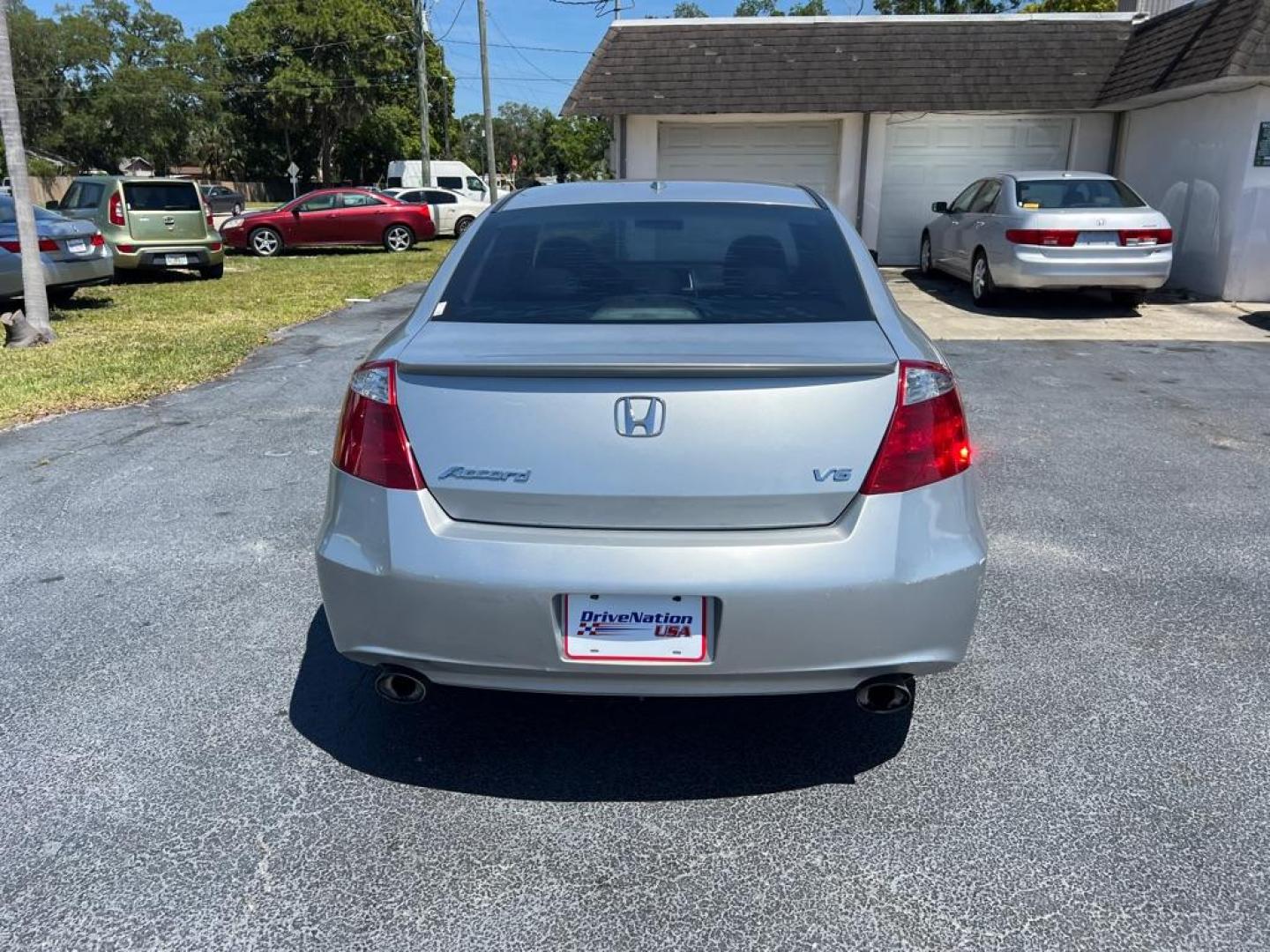 2008 SILVER HONDA ACCORD EXL (1HGCS22858A) with an 3.5L engine, Automatic transmission, located at 2929 9th St. West, Bradenton, 34205, (941) 242-2810, 27.473591, -82.570679 - Photo#6