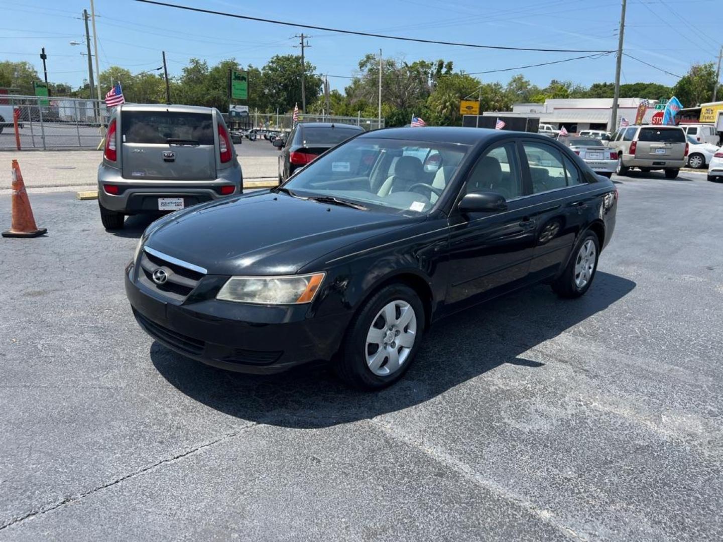 2007 BLACK HYUNDAI SONATA GLS (5NPET46C77H) with an 2.4L engine, Automatic transmission, located at 2929 9th St. West, Bradenton, 34205, (941) 242-2810, 27.473591, -82.570679 - Photo#3