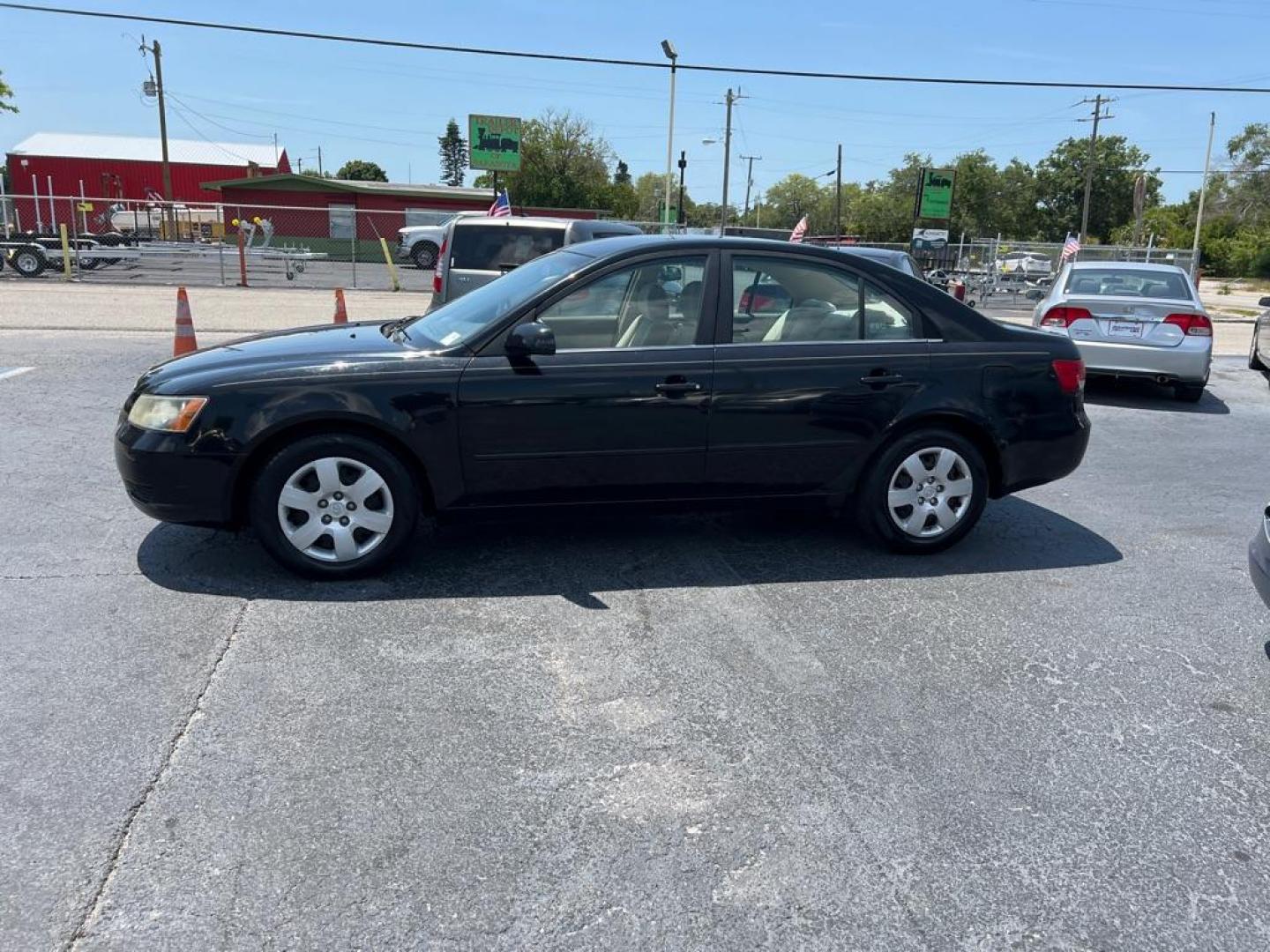 2007 BLACK HYUNDAI SONATA GLS (5NPET46C77H) with an 2.4L engine, Automatic transmission, located at 2929 9th St. West, Bradenton, 34205, (941) 242-2810, 27.473591, -82.570679 - Photo#4