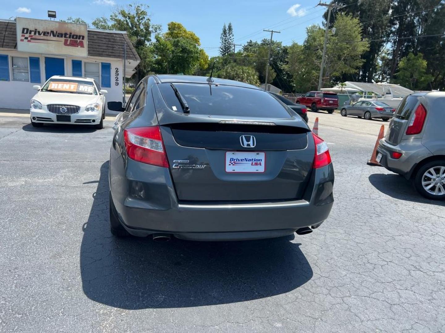 2010 GRAY HONDA ACCORD CROSSTOU EXL (5J6TF1H55AL) with an 3.5L engine, Automatic transmission, located at 2929 9th St. West, Bradenton, 34205, (941) 242-2810, 27.473591, -82.570679 - Thanks for inquring into DriveNation USA! All vehicles listed can be viewed at www.drivenationusa.com for vehicle history reports and additonal info. We cannot quote any terms such as down payments or monthly payments without an application. You can apply directly at www.drivenationusa.com or by con - Photo#6