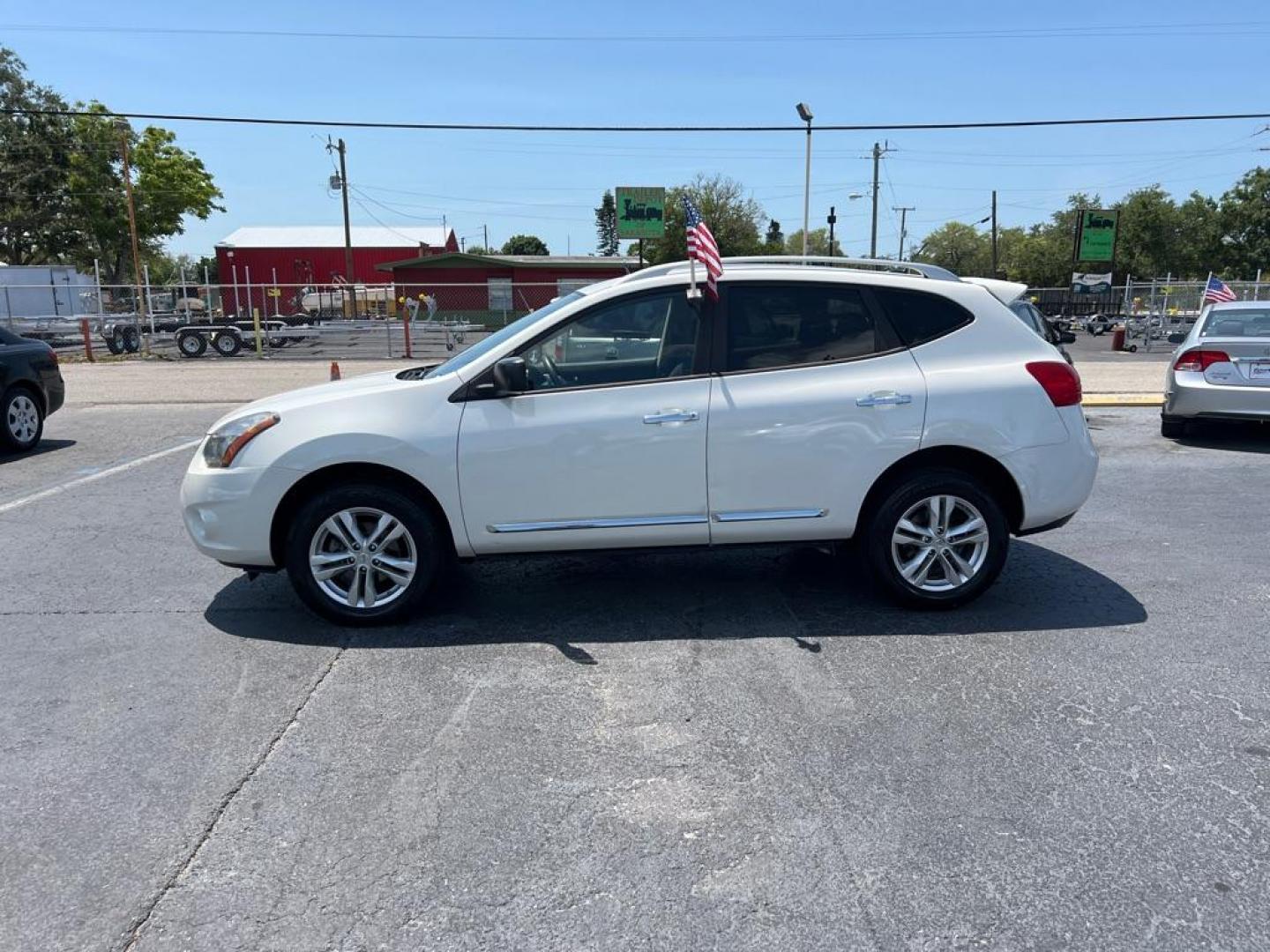 2015 WHITE NISSAN ROGUE SELECT S (JN8AS5MTXFW) with an 2.5L engine, Continuously Variable transmission, located at 2929 9th St. West, Bradenton, 34205, (941) 242-2810, 27.473591, -82.570679 - Thanks for inquring into DriveNation USA! All vehicles listed can be viewed at www.drivenationusa.com for vehicle history reports and additonal info. We cannot quote any terms such as down payments or monthly payments without an application. You can apply directly at www.drivenationusa.com or by con - Photo#4