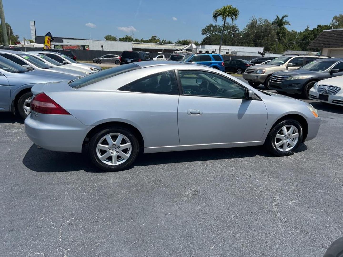 2005 SILVER HONDA ACCORD SE (1HGCM82485A) with an 3.0L engine, Automatic transmission, located at 2929 9th St. West, Bradenton, 34205, (941) 242-2810, 27.473591, -82.570679 - Photo#9