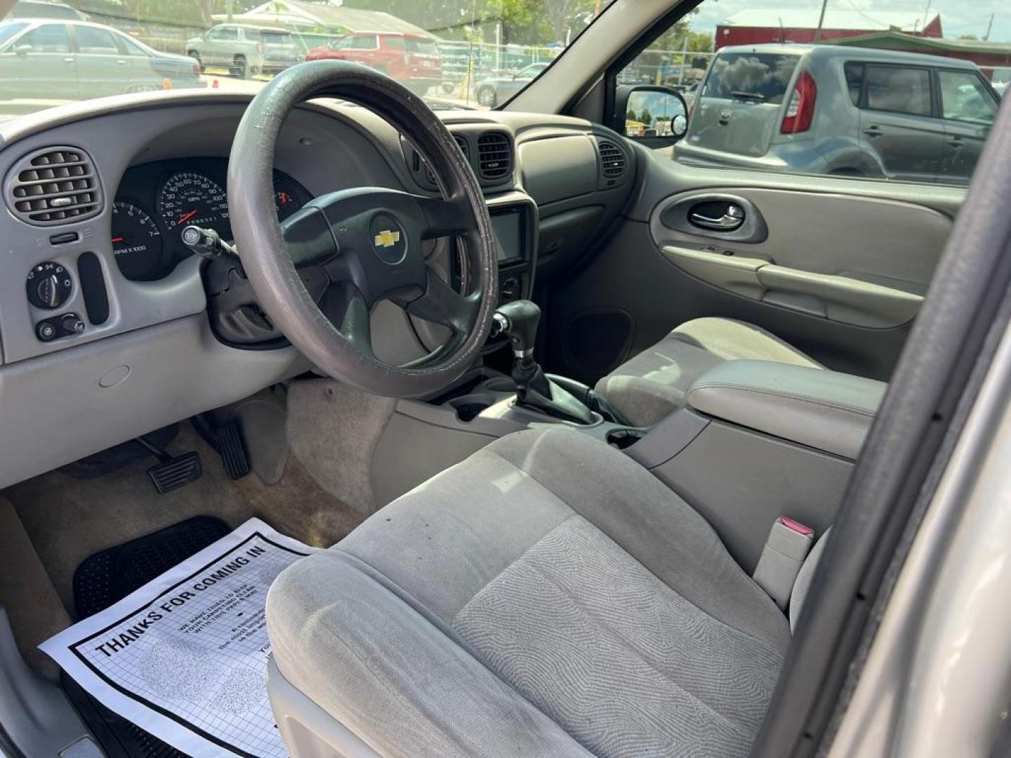 2006 SILVER CHEVROLET TRAILBLAZER LS (1GNDS13S262) with an 4.2L engine, Automatic transmission, located at 2929 9th St. West, Bradenton, 34205, (941) 242-2810, 27.473591, -82.570679 - Photo#8