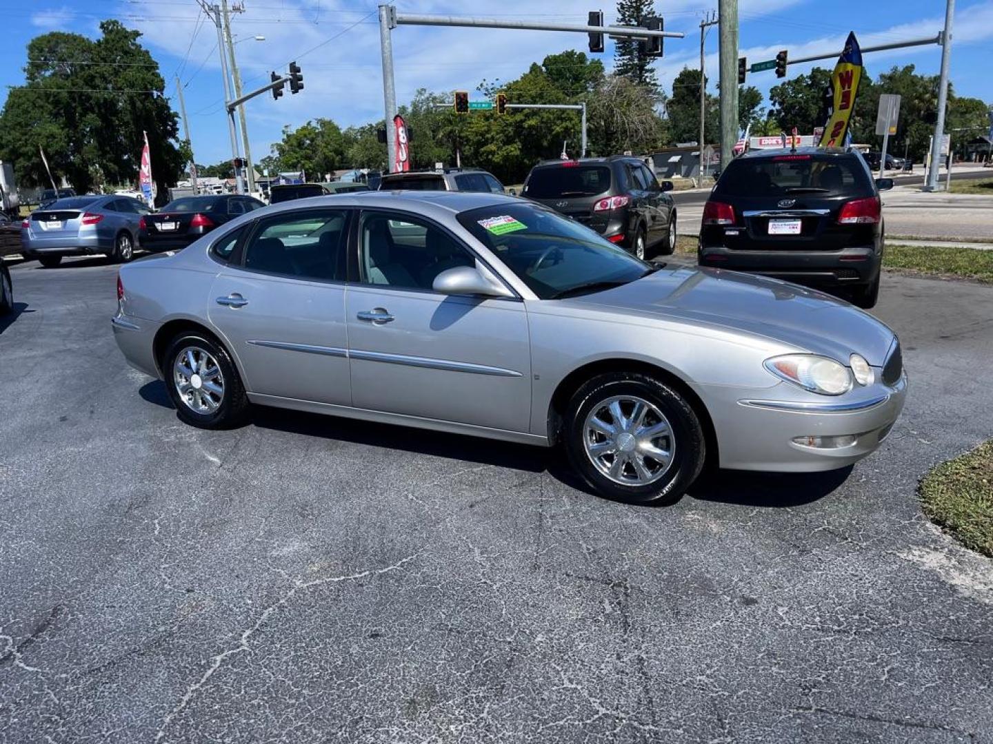 2006 SILVER BUICK LACROSSE CXL (2G4WD582161) with an 3.8L engine, Automatic transmission, located at 2929 9th St. West, Bradenton, 34205, (941) 242-2810, 27.473591, -82.570679 - Photo#0