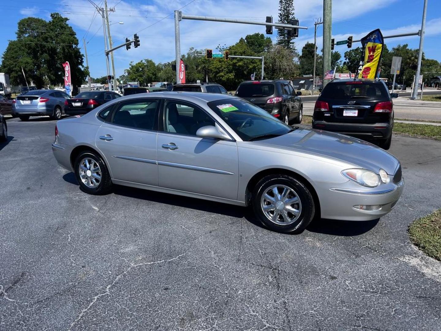 2006 SILVER BUICK LACROSSE CXL (2G4WD582161) with an 3.8L engine, Automatic transmission, located at 2929 9th St. West, Bradenton, 34205, (941) 242-2810, 27.473591, -82.570679 - Photo#2