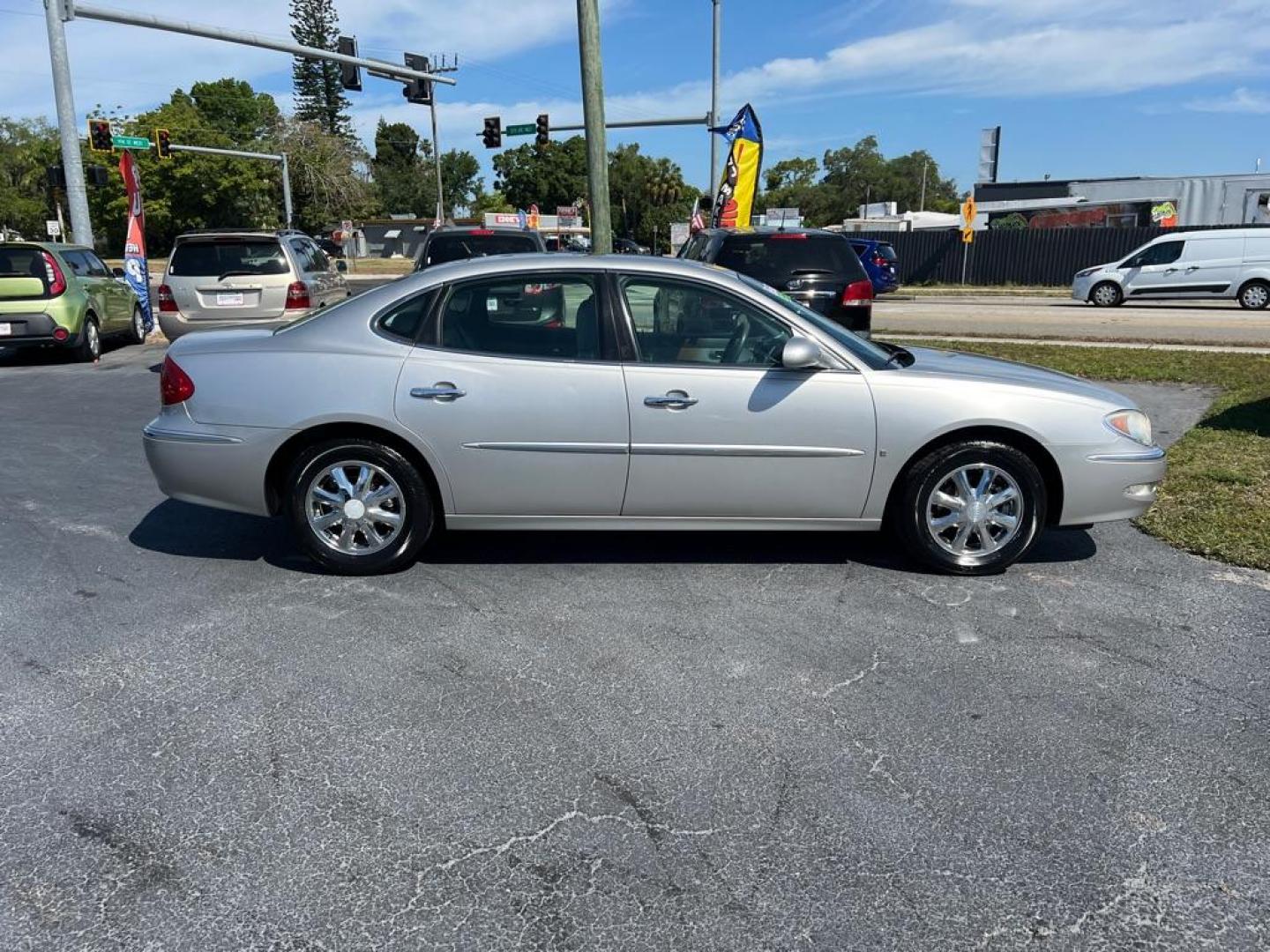 2006 SILVER BUICK LACROSSE CXL (2G4WD582161) with an 3.8L engine, Automatic transmission, located at 2929 9th St. West, Bradenton, 34205, (941) 242-2810, 27.473591, -82.570679 - Photo#8