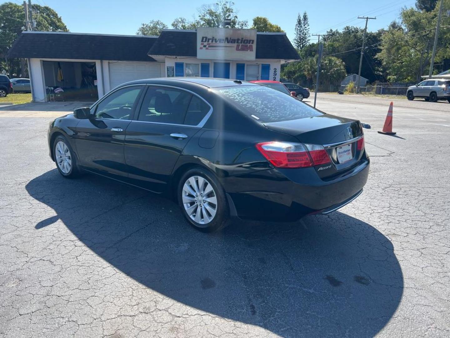 2013 BLACK HONDA ACCORD EXL (1HGCR2F89DA) with an 2.4L engine, Continuously Variable transmission, located at 2929 9th St. West, Bradenton, 34205, (941) 242-2810, 27.473591, -82.570679 - Photo#4