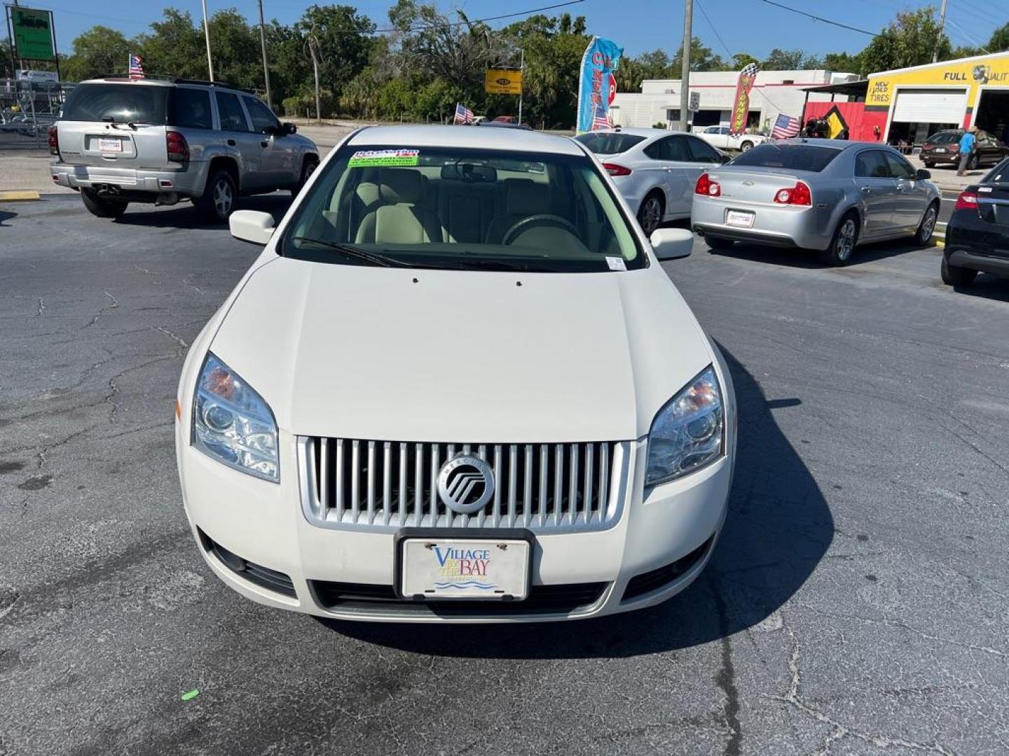 2008 WHITE MERCURY MILAN PREMIER (3MEHM08168R) with an 3.0L engine, Automatic transmission, located at 2929 9th St. West, Bradenton, 34205, (941) 242-2810, 27.473591, -82.570679 - Photo#2